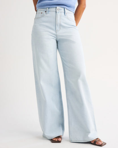 Abercrombie Curve Love High Rise Wide Leg Fish Embroidered Jean