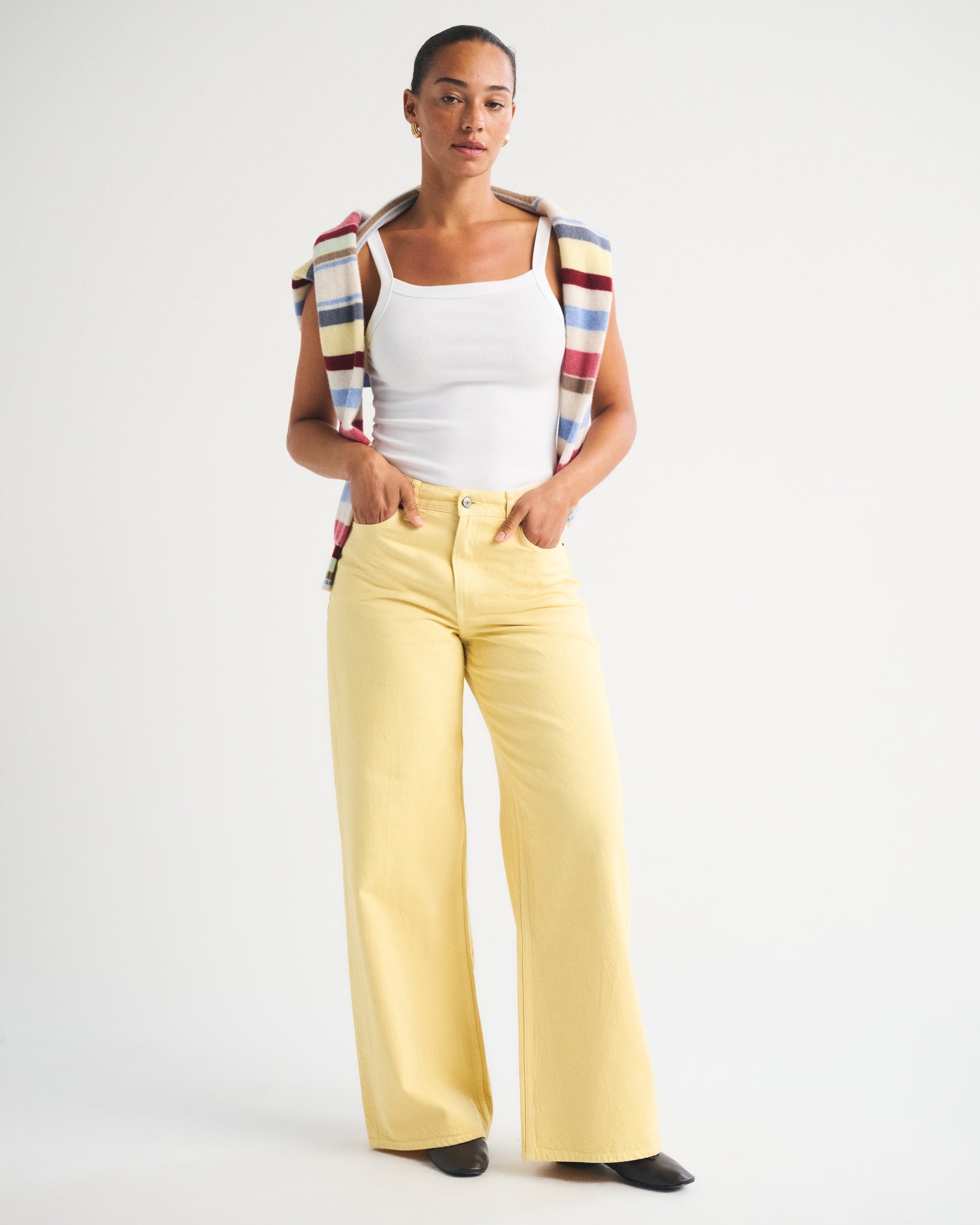 Abercrombie Curve Love High Rise Wide Leg Fish Embroidered Jean