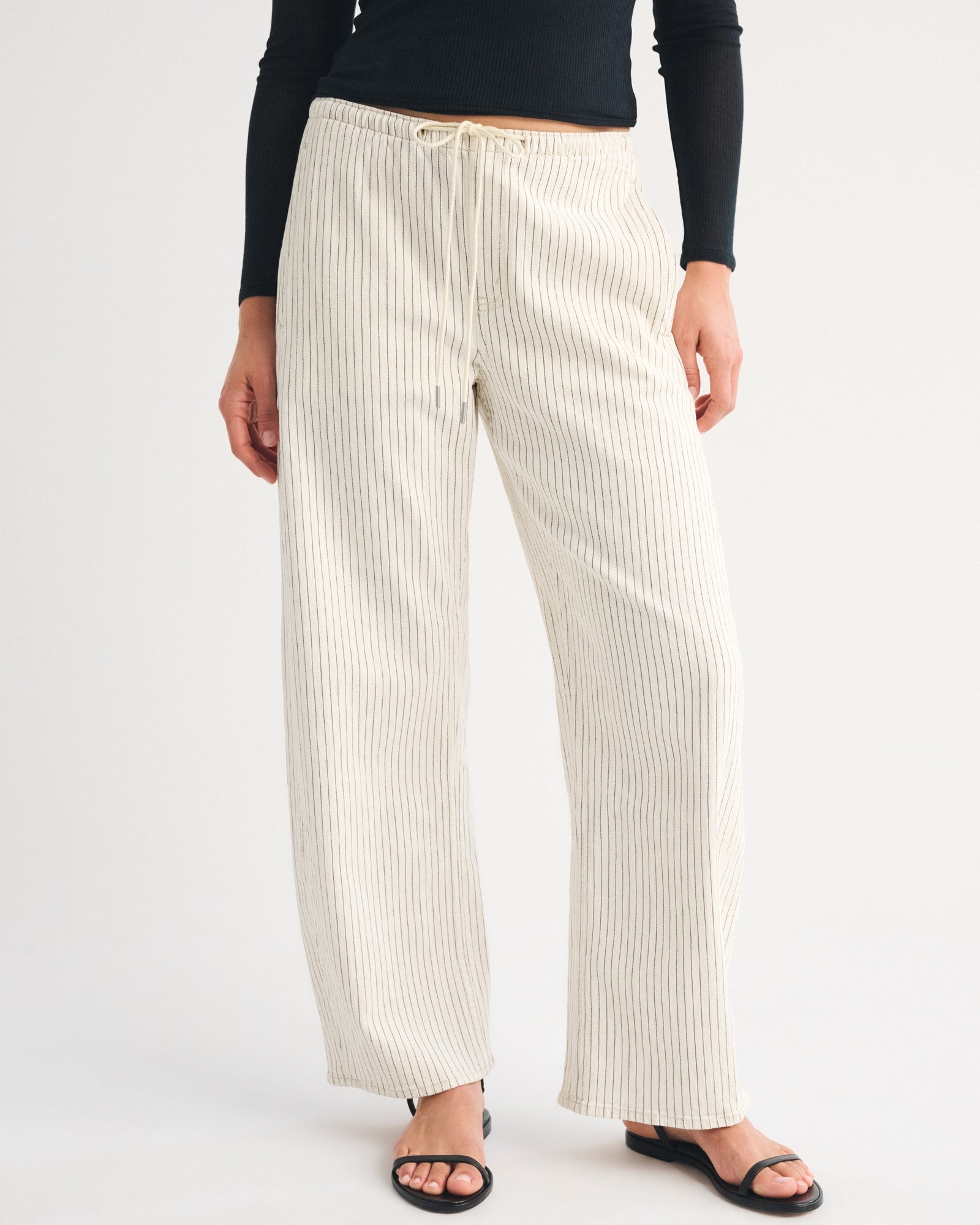 Abercrombie Linen-Blend Denim Pull-On Barrel Jean