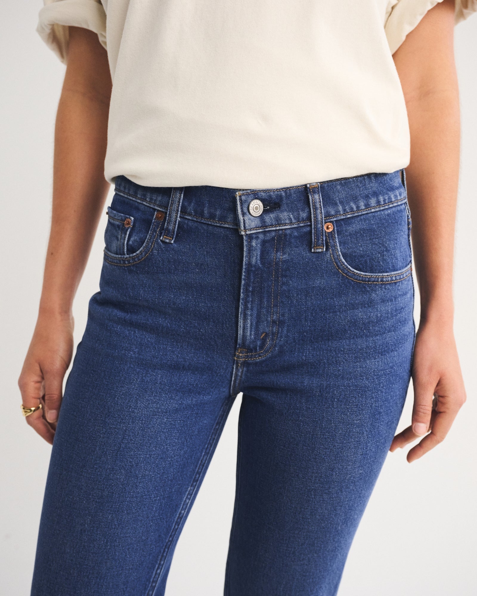Abercrombie Mid Rise 90s Straight Frayed Hem Jean
