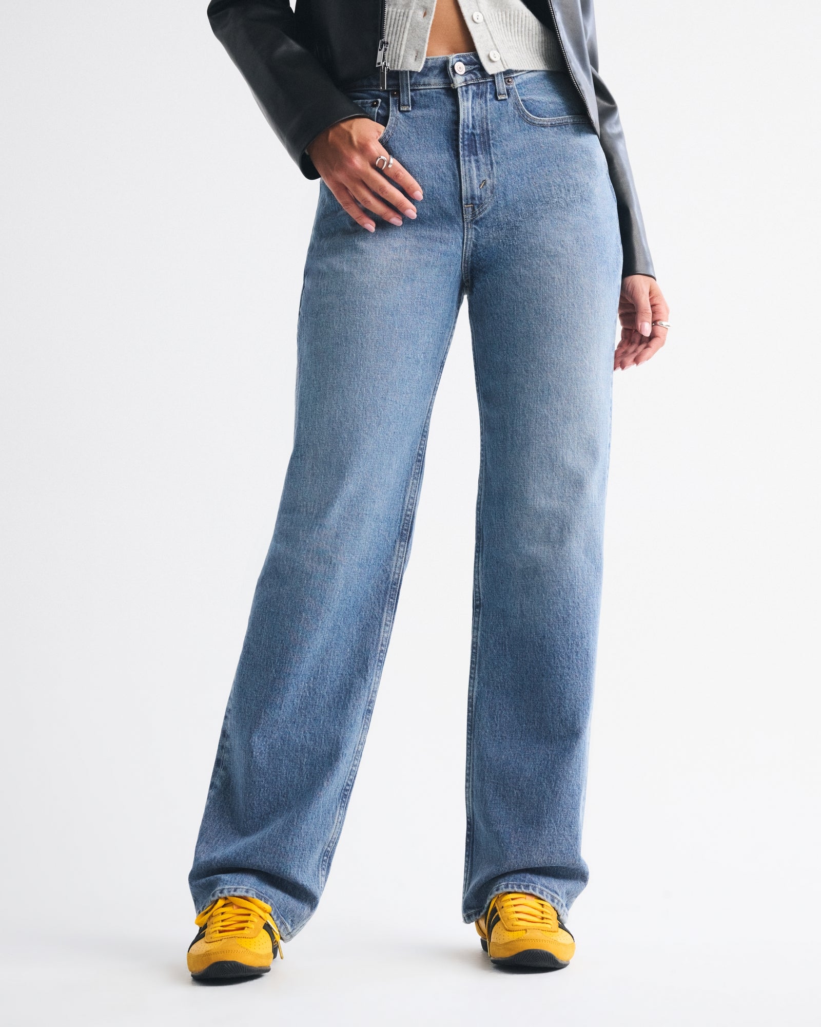 Abercrombie Curve Love High Rise 90s Relaxed Jean