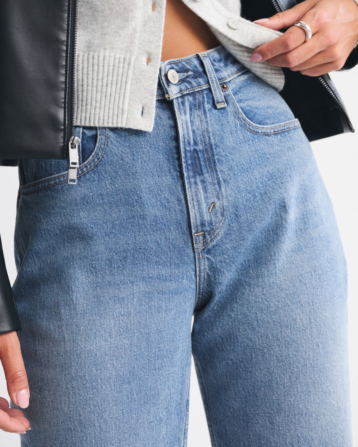 Abercrombie Curve Love High Rise 90s Relaxed Jean