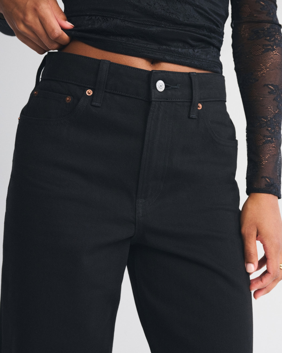 Abercrombie Curve Love High Rise Wide Leg Fish Embroidered Jean