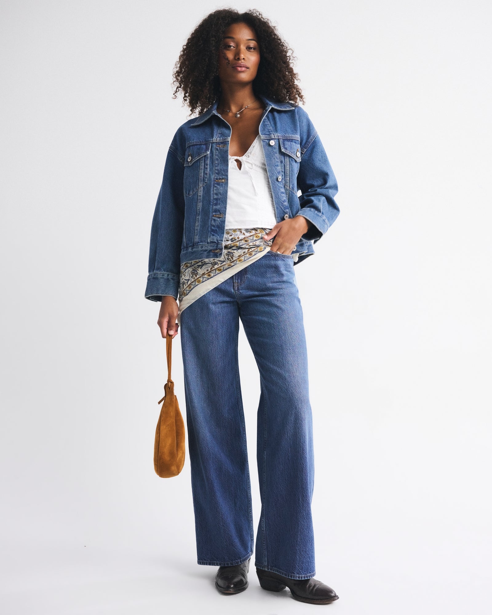 Abercrombie Curve Love High Rise Wide Leg Fish Embroidered Jean