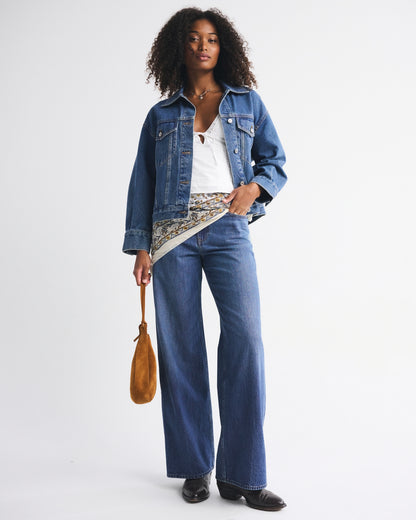 Abercrombie Curve Love High Rise Wide Leg Fish Embroidered Jean