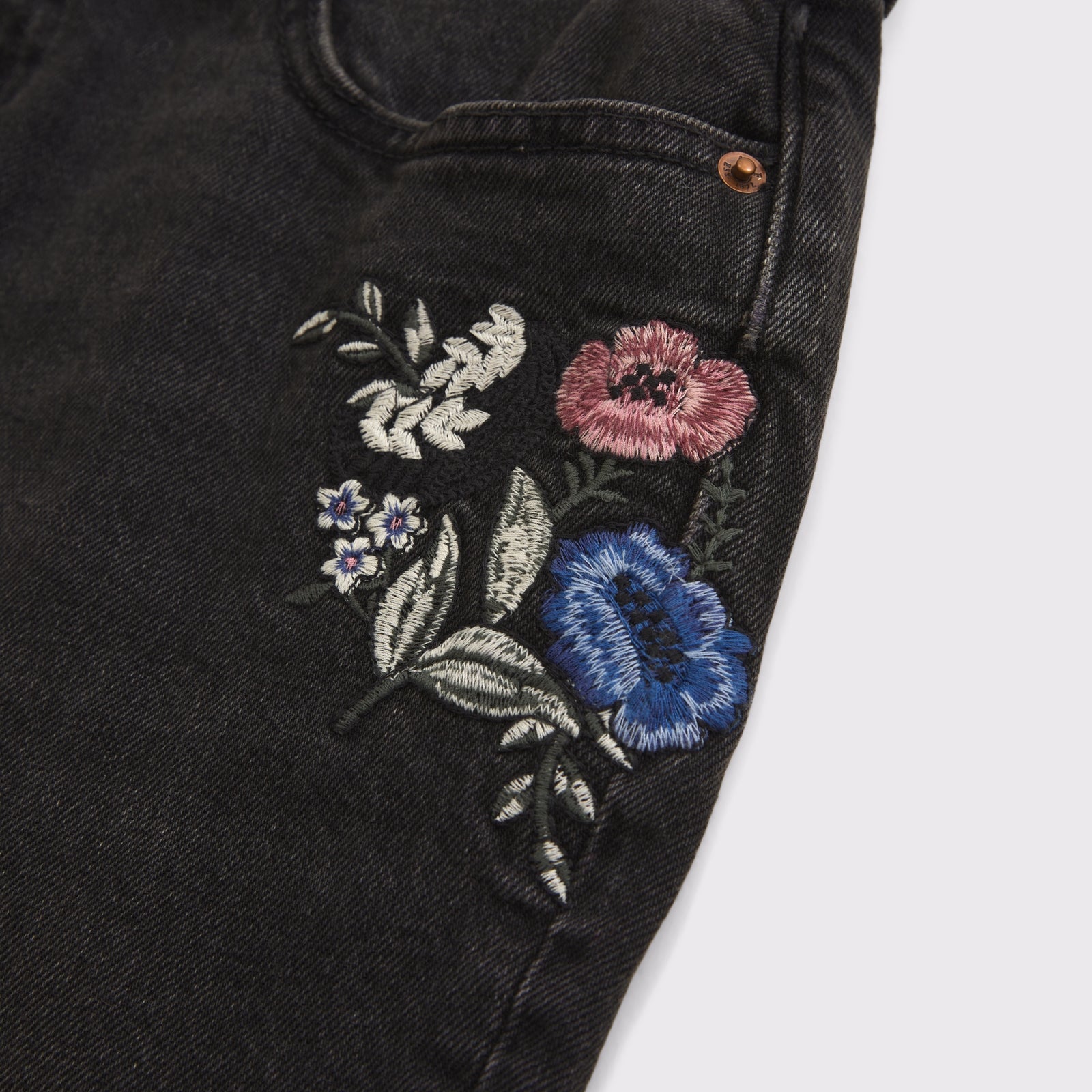 Abercrombie High Rise 90s Relaxed Studded Jean