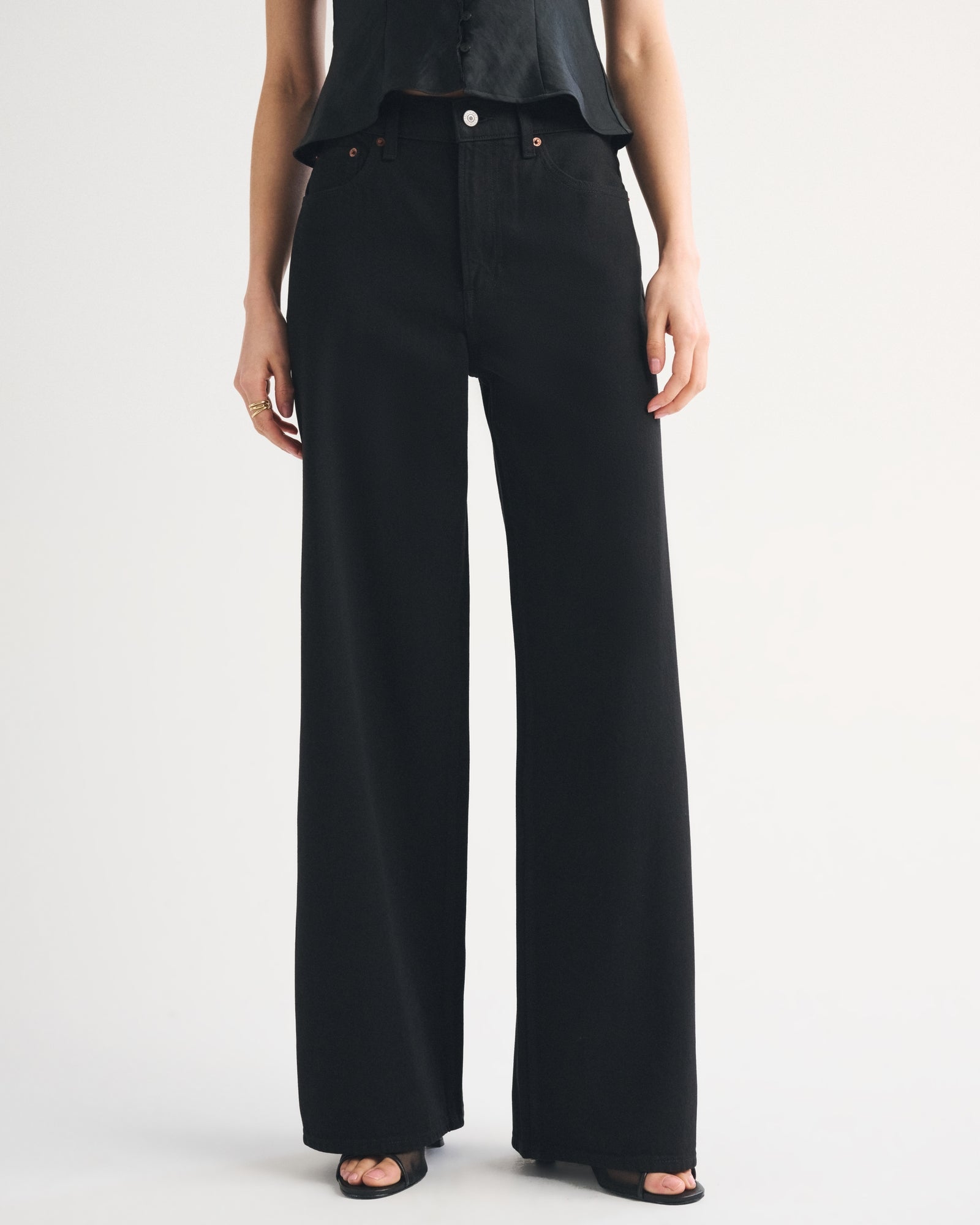 Abercrombie High Rise Wide Leg Fish Embroidered Jean