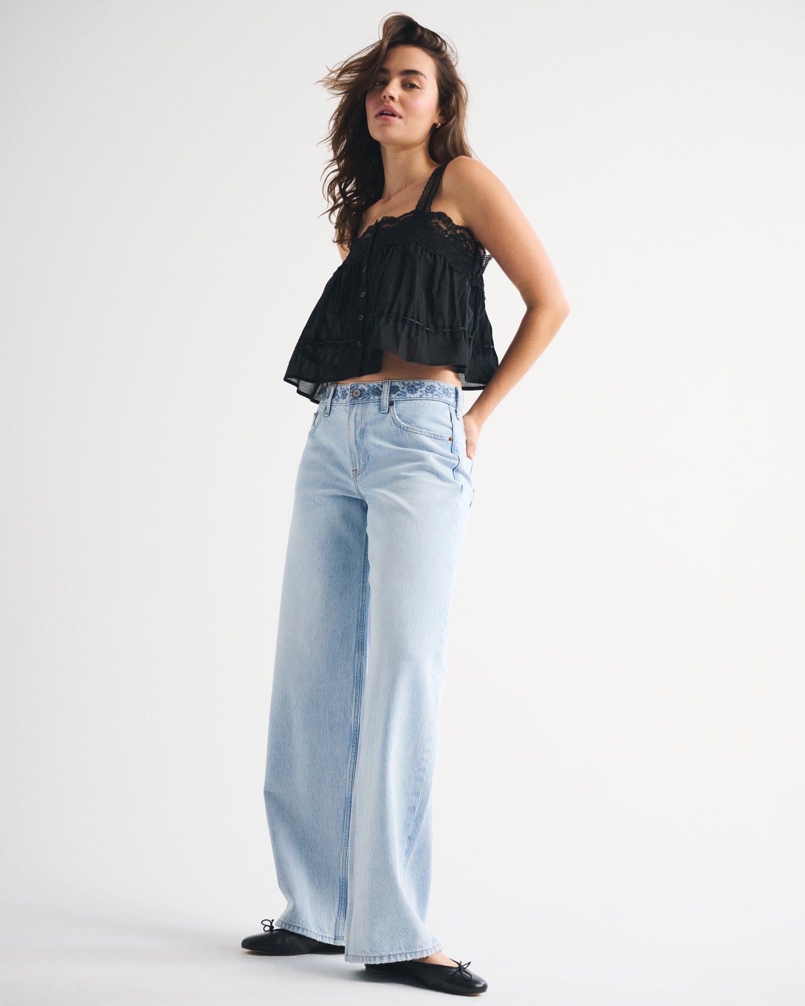 Abercrombie Low Rise Ultra Loose Cuffed Hem Jean