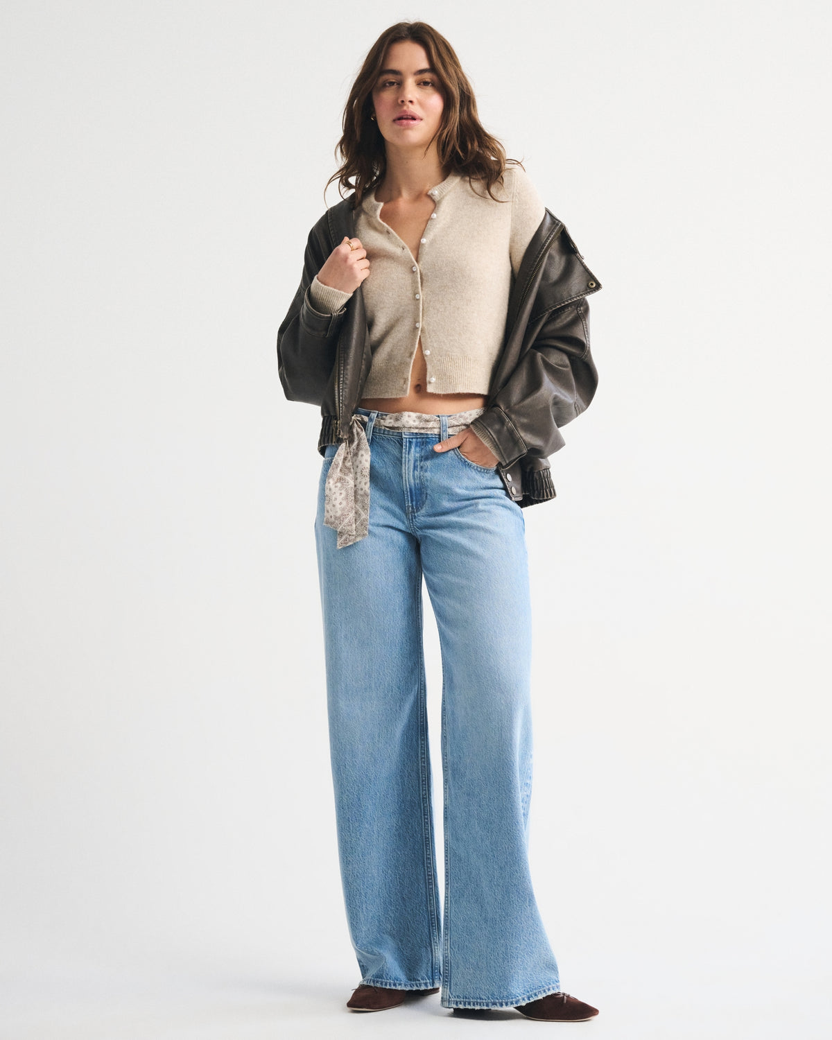 Abercrombie Low Rise Ultra Loose Cuffed Hem Jean