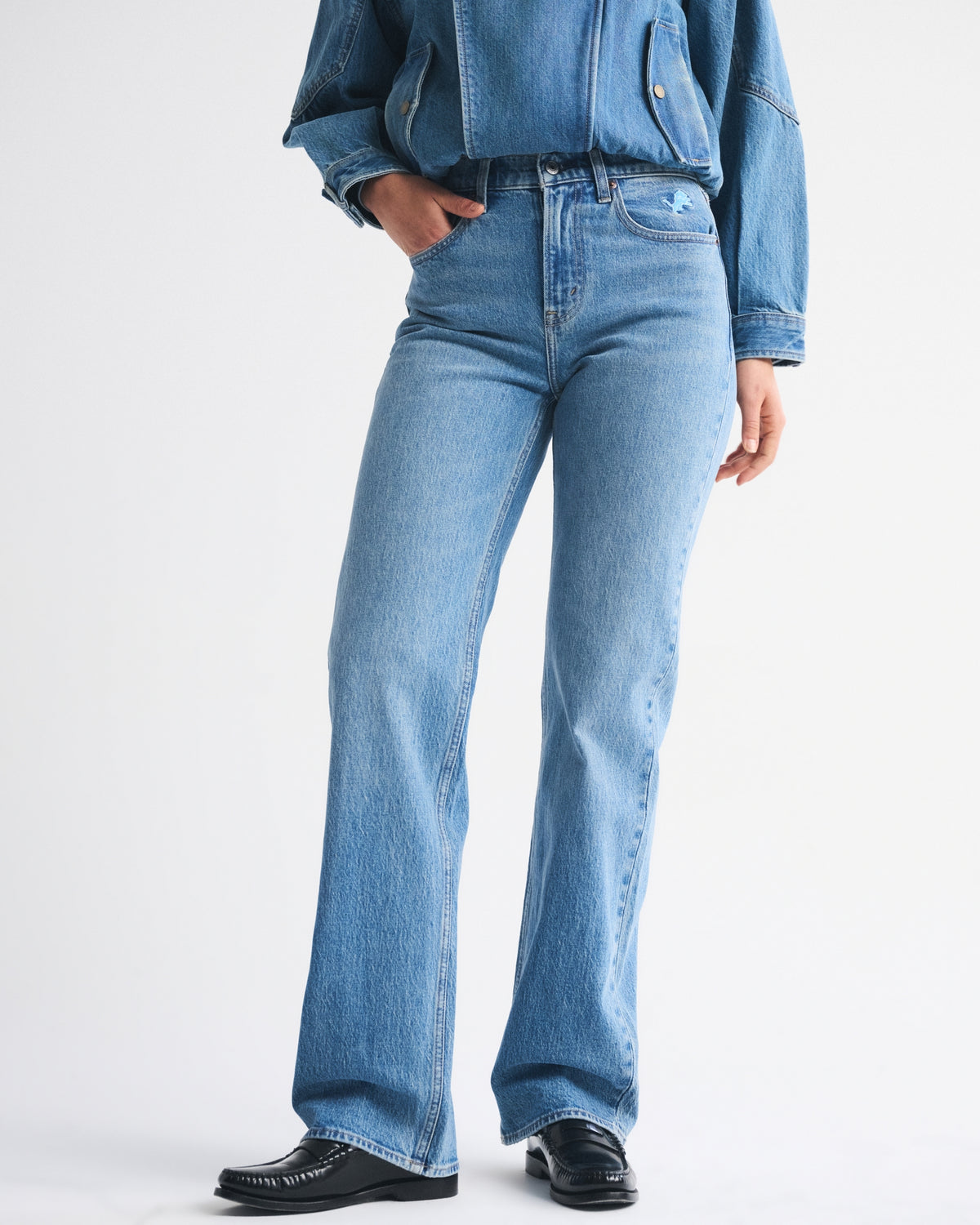 Abercrombie High Rise 90s Relaxed Dallas Cowboys Embroidered Jean