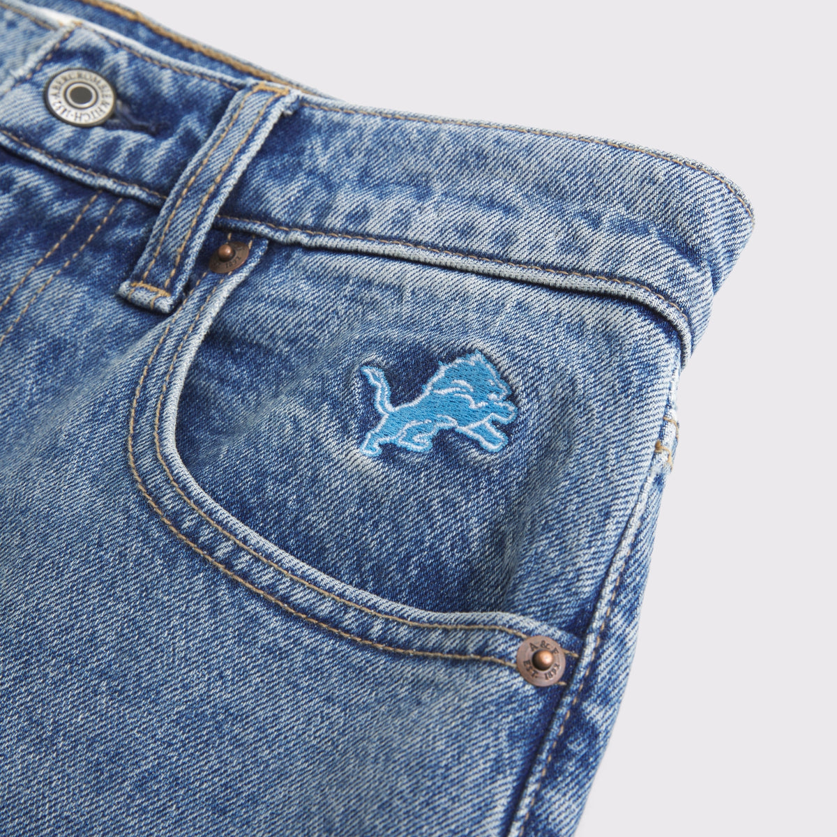 Abercrombie High Rise 90s Relaxed Dallas Cowboys Embroidered Jean