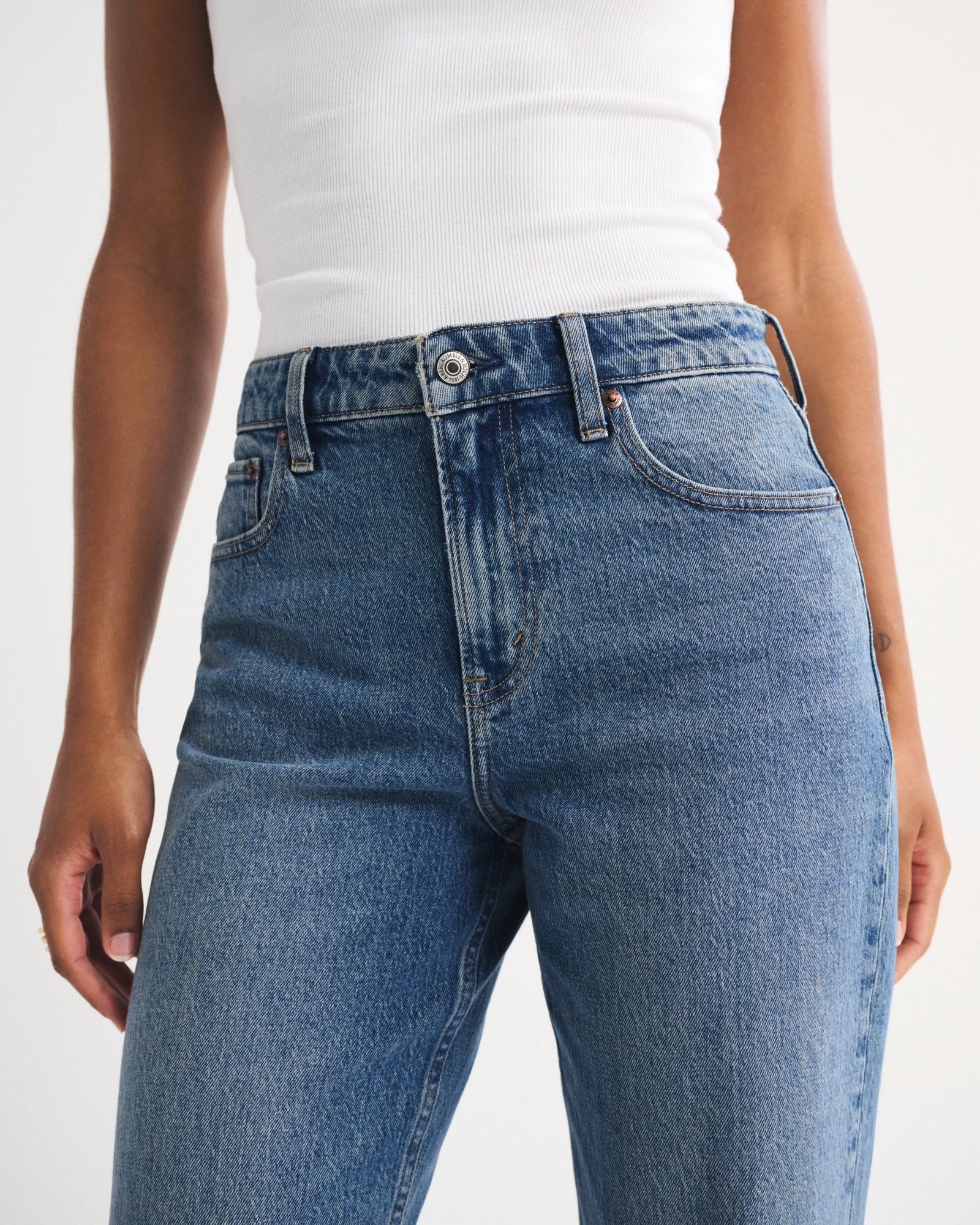 Abercrombie Curve Love High Rise 90s Straight Jean