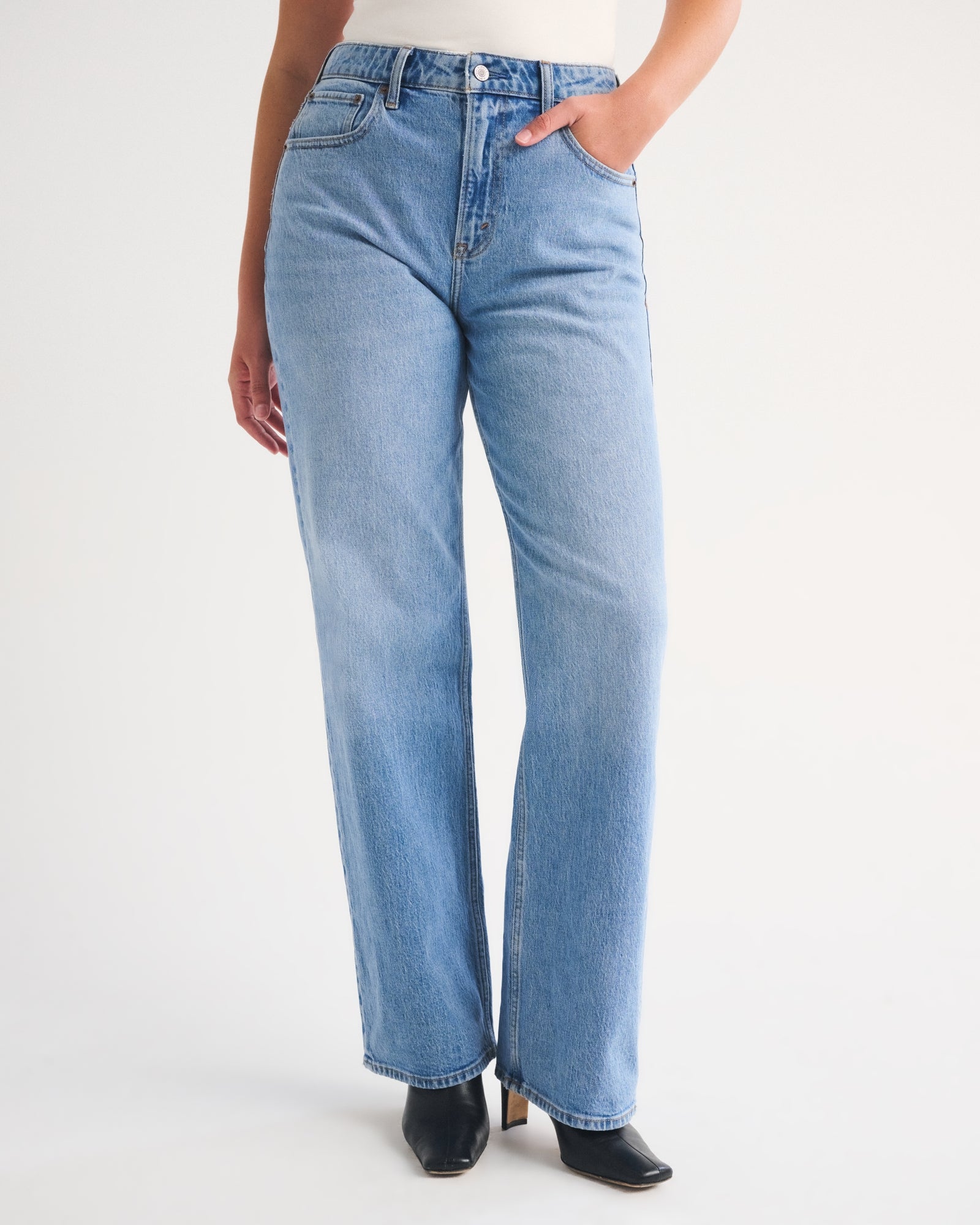 Abercrombie Curve Love High Rise 90s Relaxed Jean