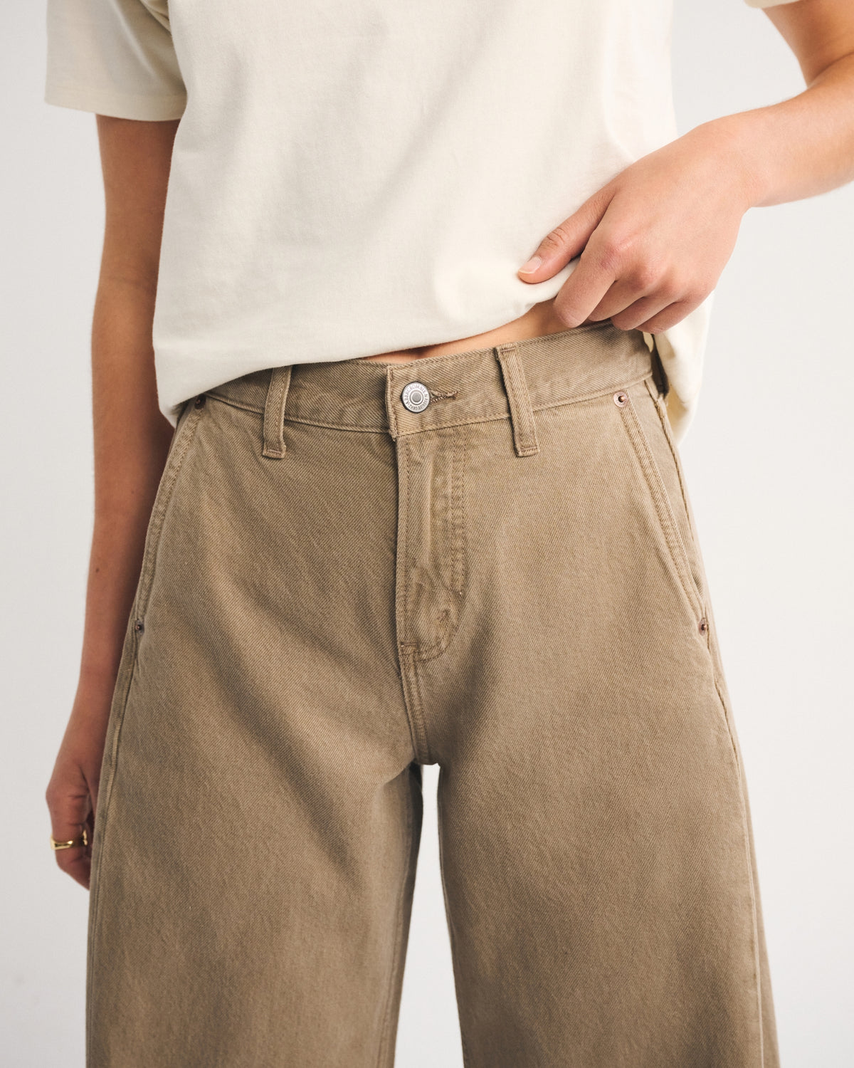 Abercrombie High Rise Ultra Barrel Jean
