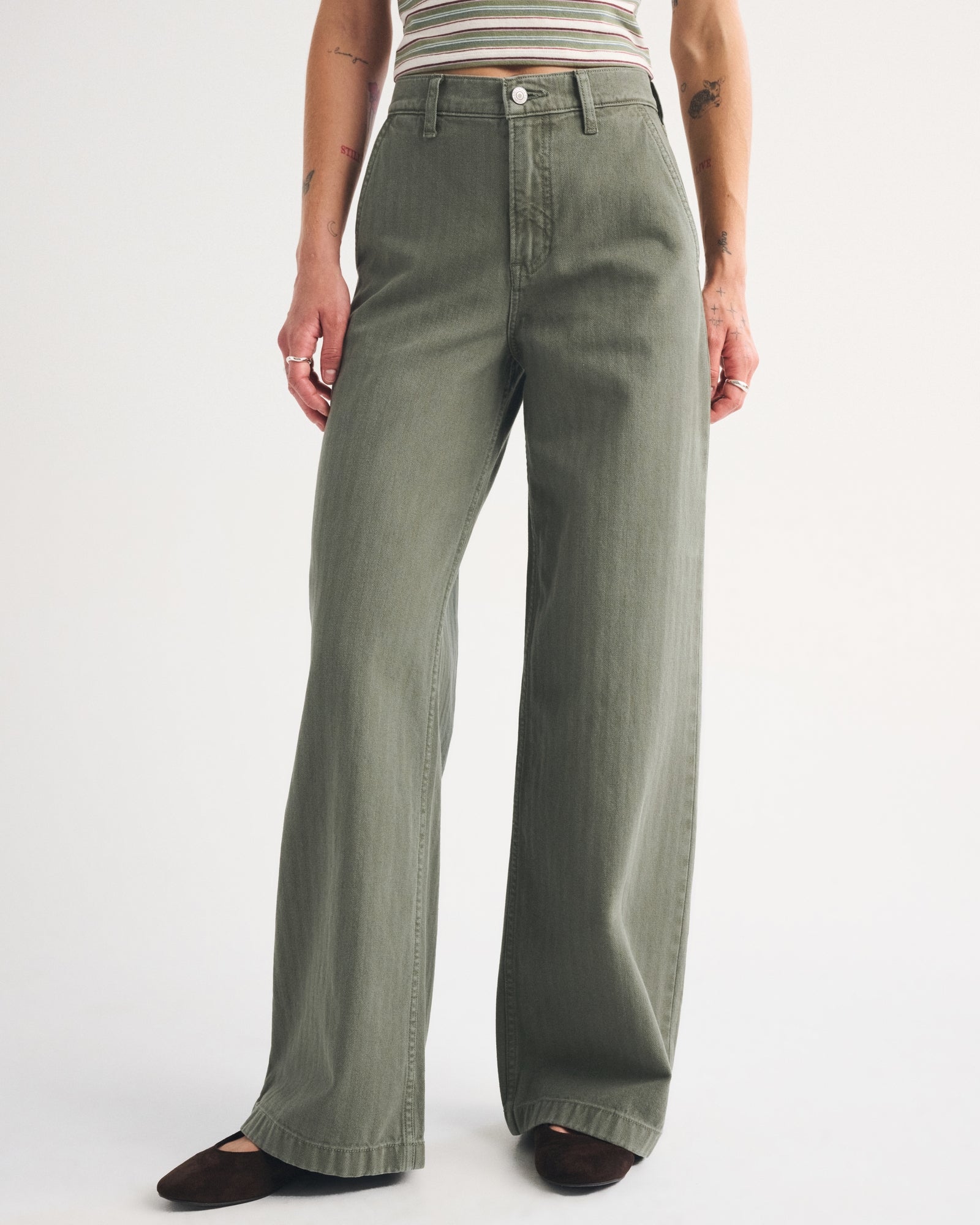 Abercrombie High Rise Wide Leg Trouser Jean