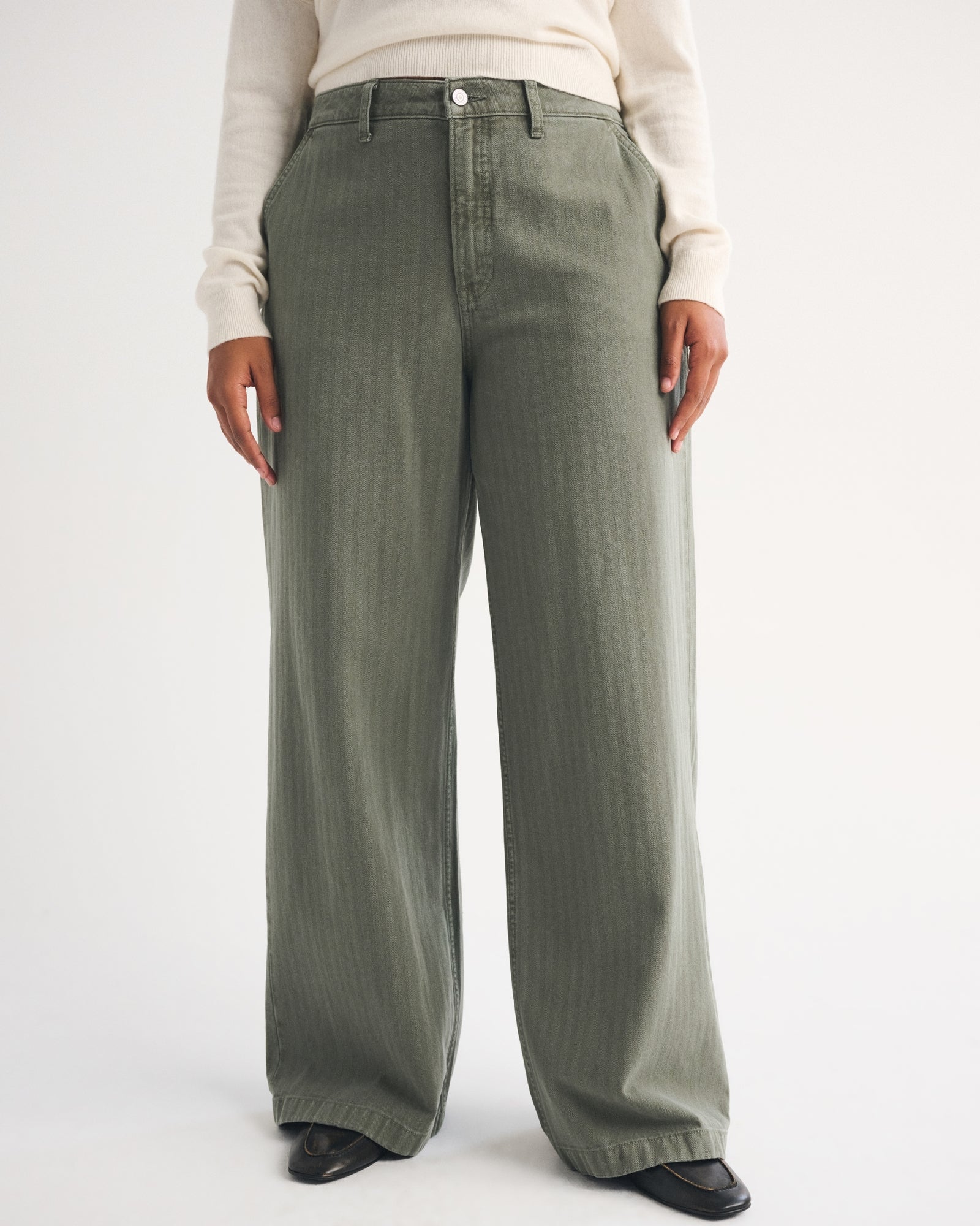 Abercrombie Curve Love High Rise Wide Leg Trouser Jean