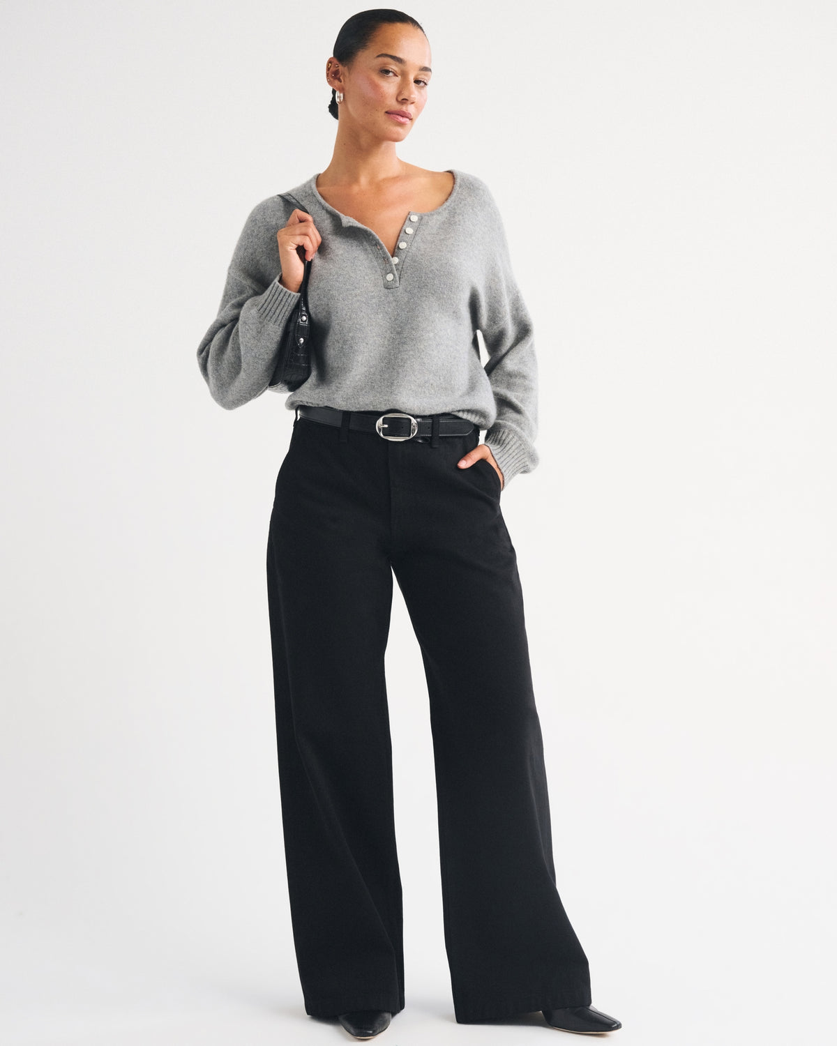 Abercrombie Curve Love High Rise Wide Leg Fish Embroidered Jean