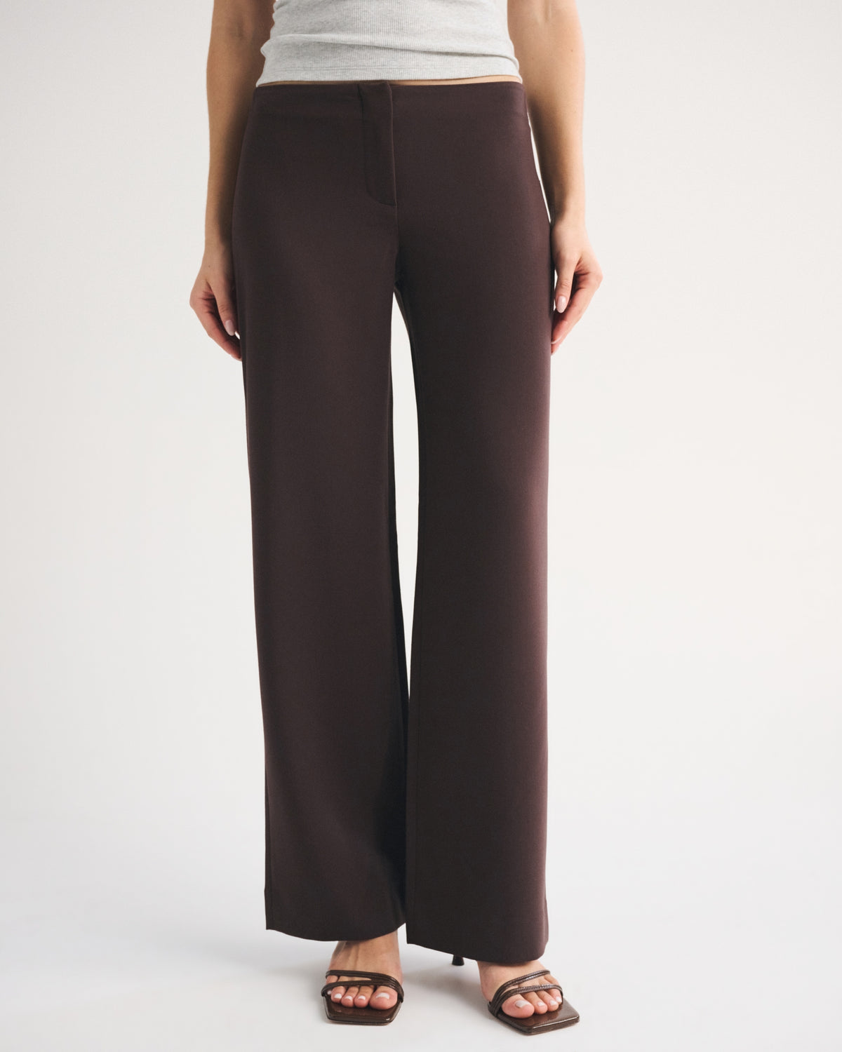 Abercrombie Clean Waist Low Rise Tailored Wide Leg Pant