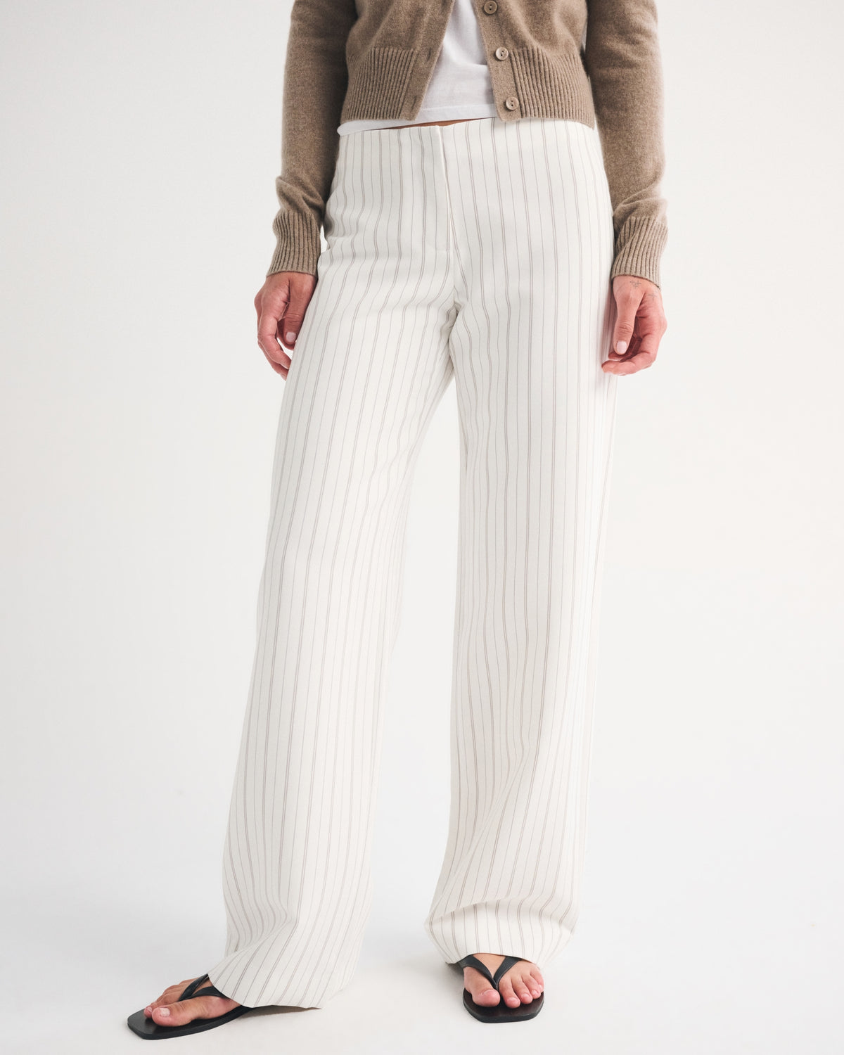 Abercrombie Clean Waist Low Rise Tailored Wide Leg Pant