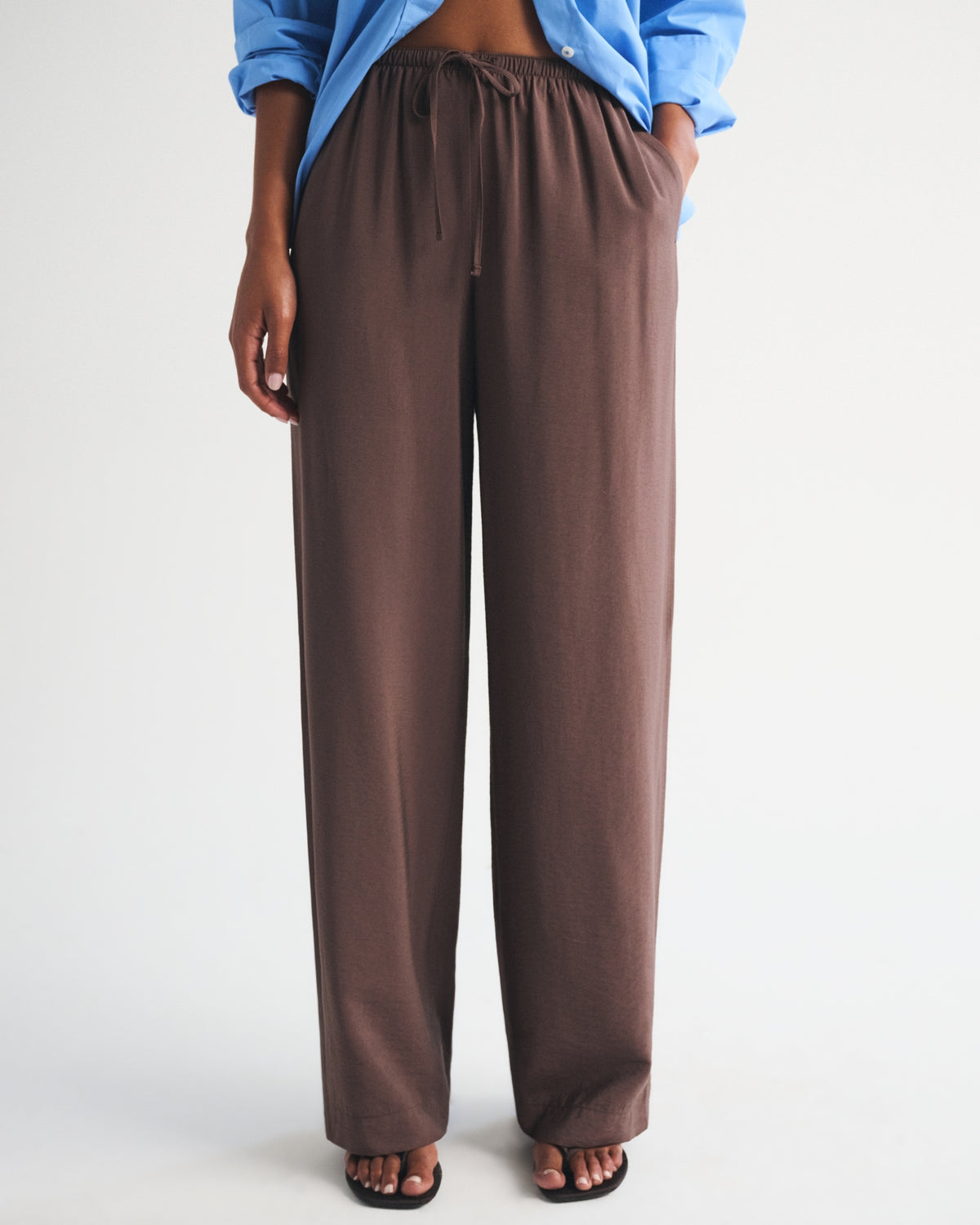 Abercrombie A&F Gemma Crepe Wide Leg Pull-On Pant