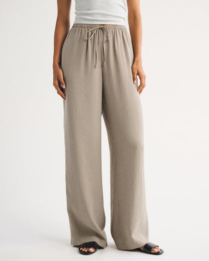 Abercrombie A&F Gemma Suiting Wide Leg Pull-On Pant