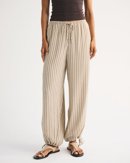 Abercrombie Convertible Crinkle Balloon Pull-On Pant