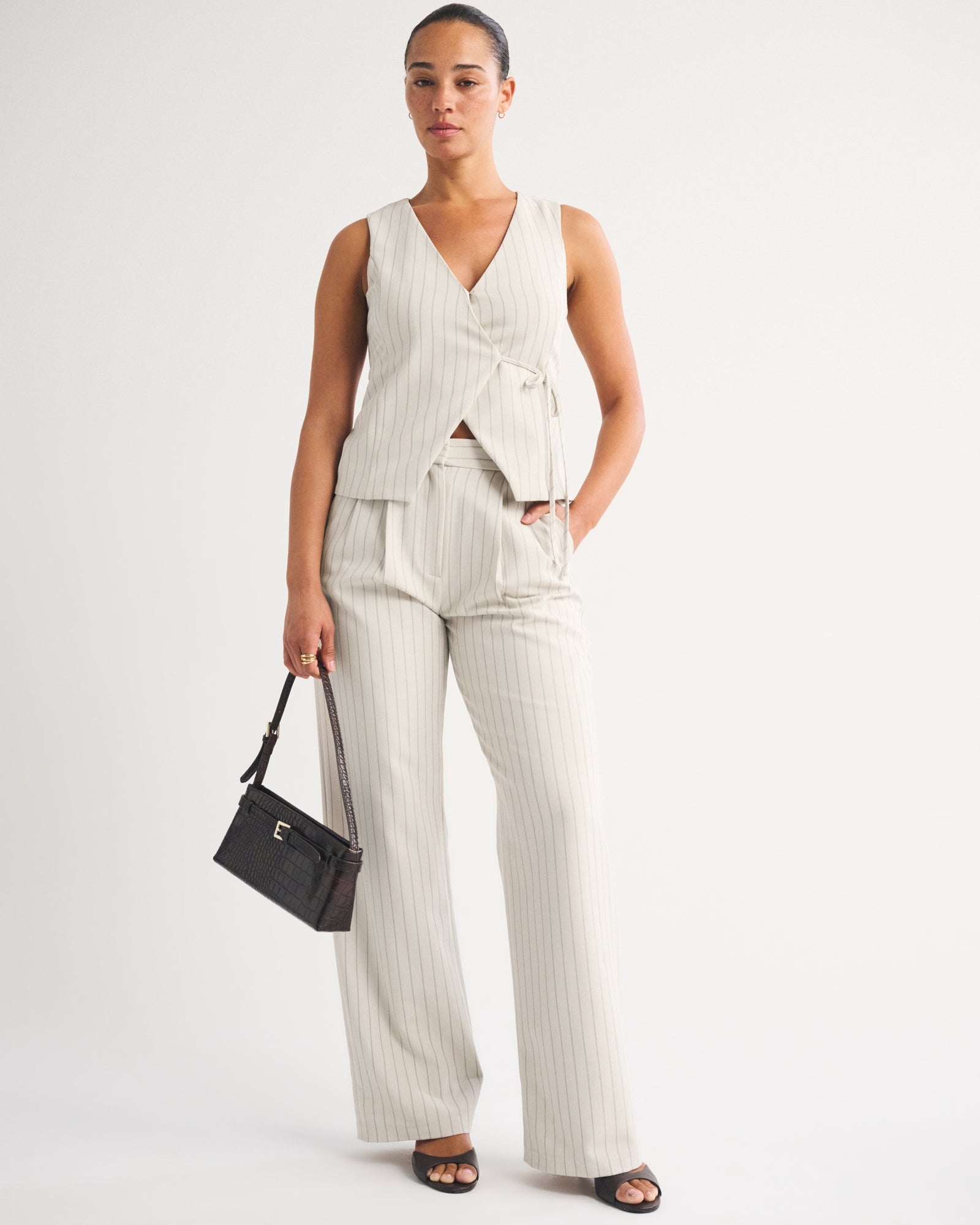 Abercrombie Curve Love A&F Sloane Tailored Hardware Wide Leg Pant