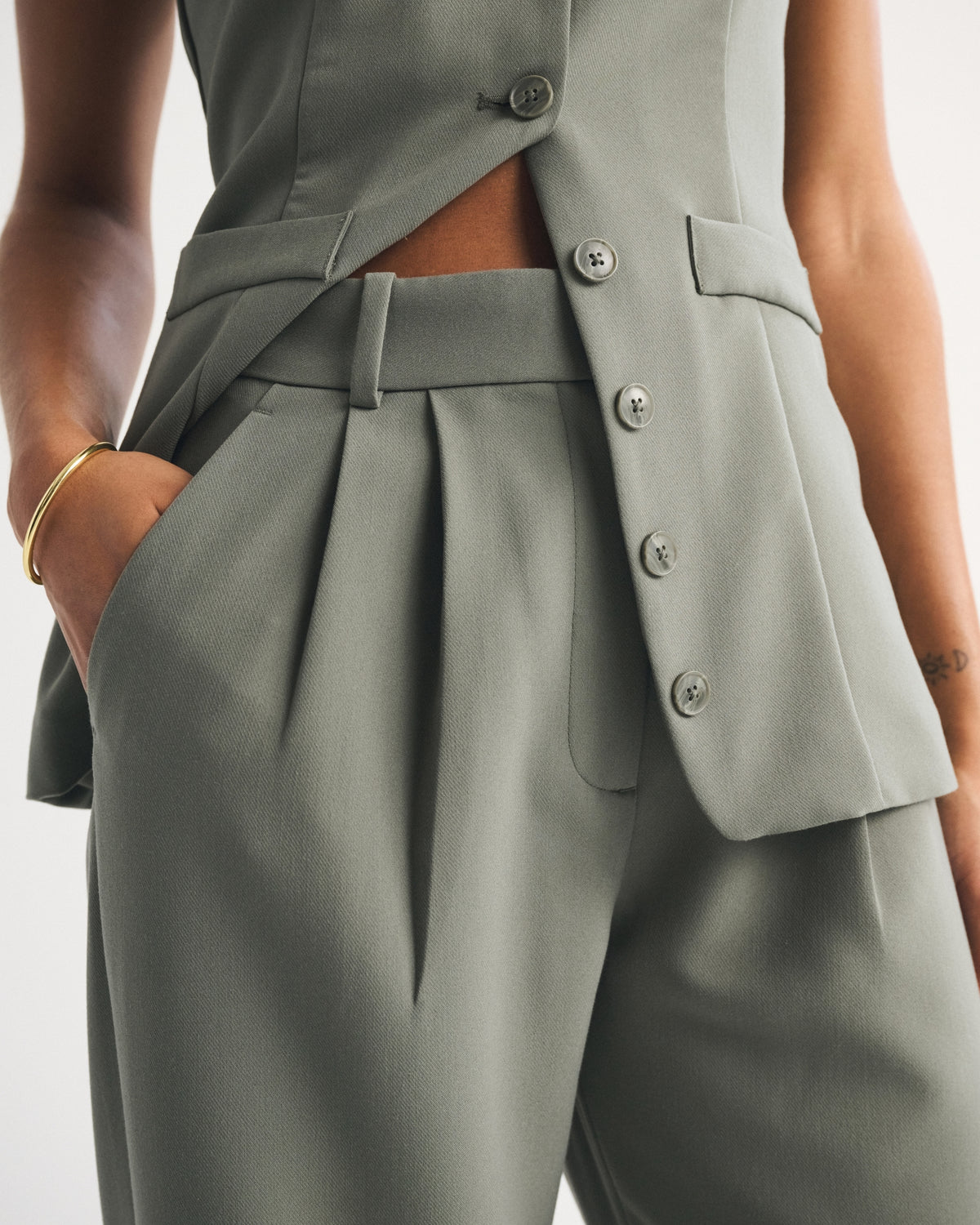 Abercrombie Curve Love A&F Sloane Tailored Hardware Wide Leg Pant