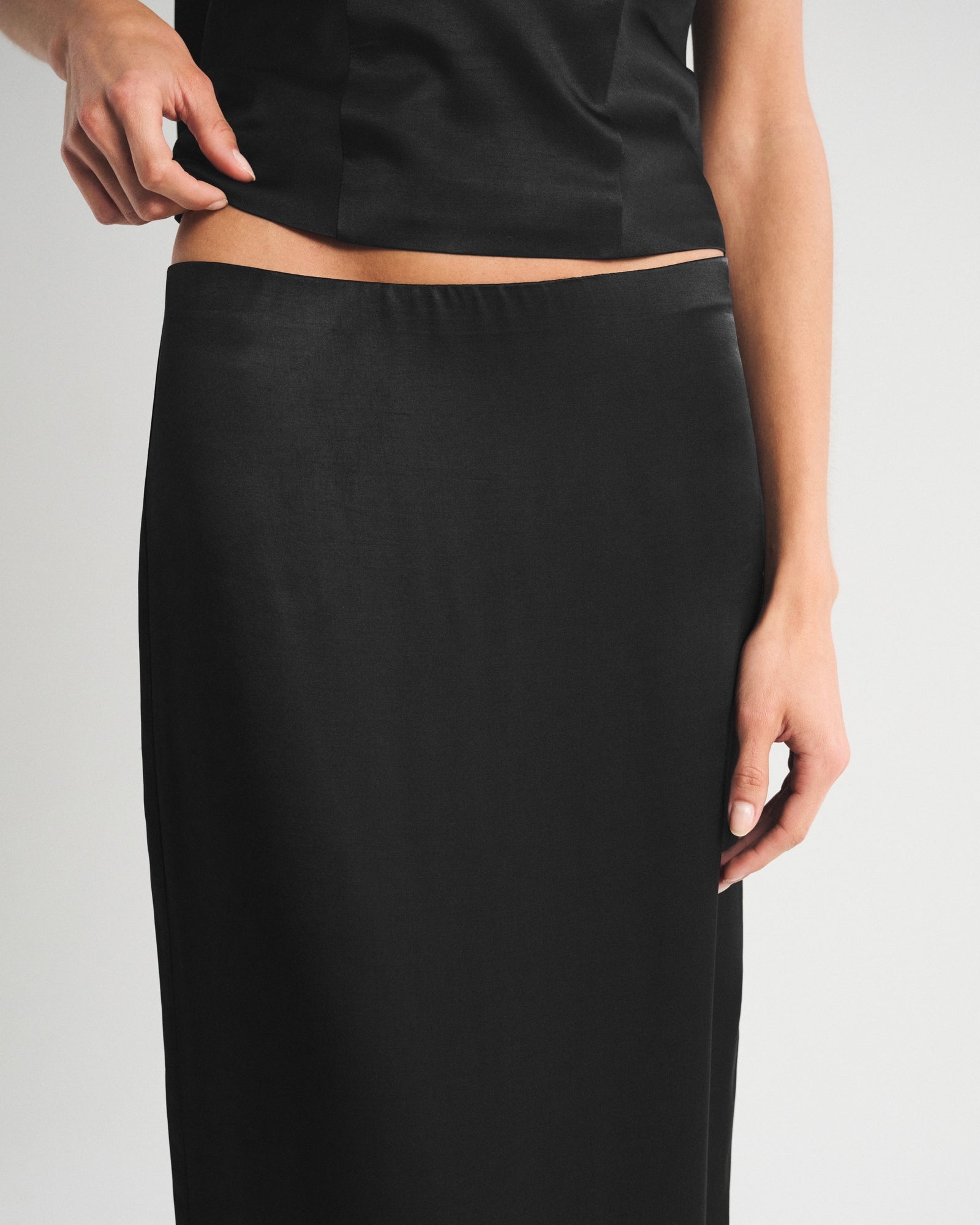 Abercrombie Mid Rise Satin Maxi Set Skirt