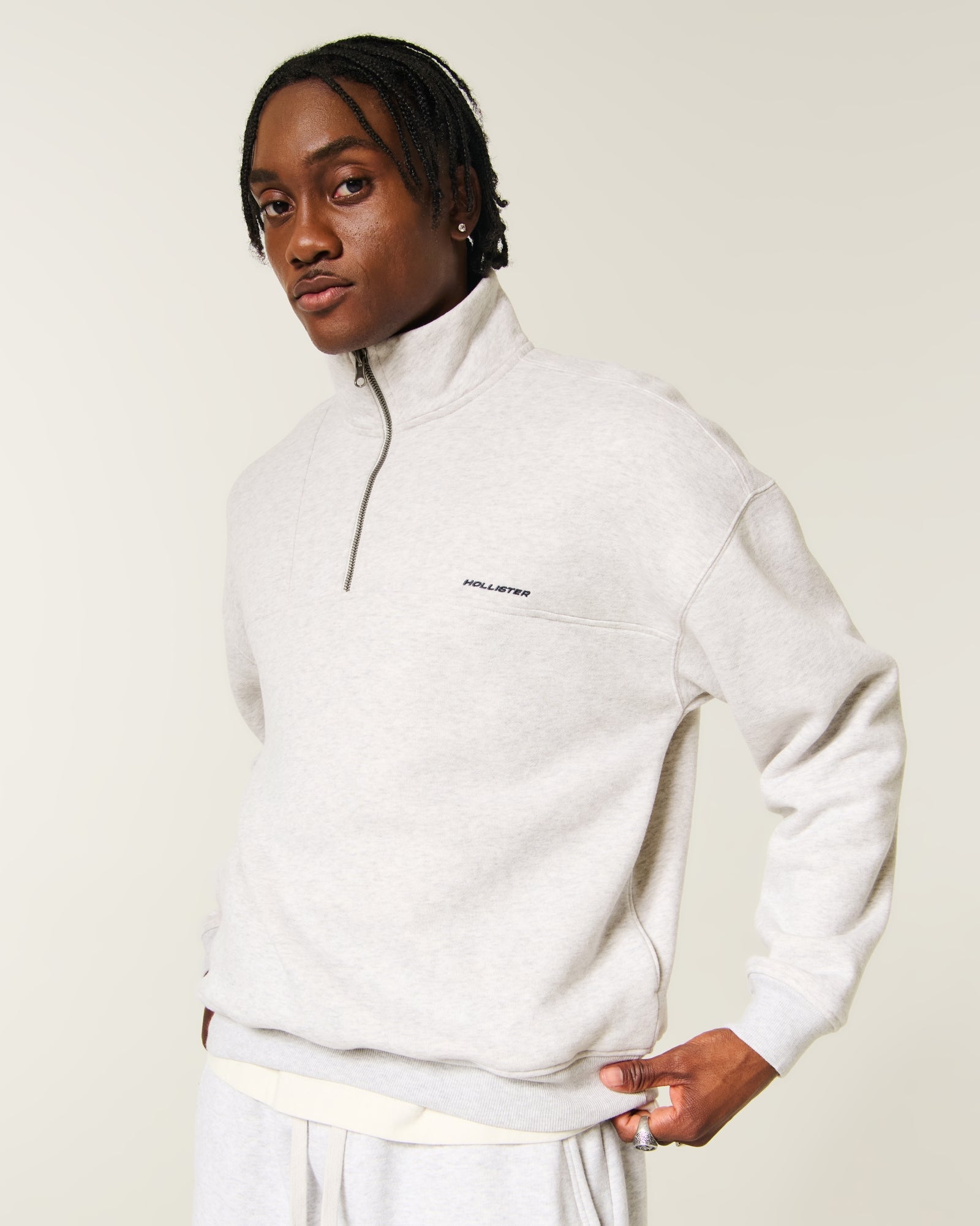 Hollister Boxy Quarter-Zip Logo Sweatshirt