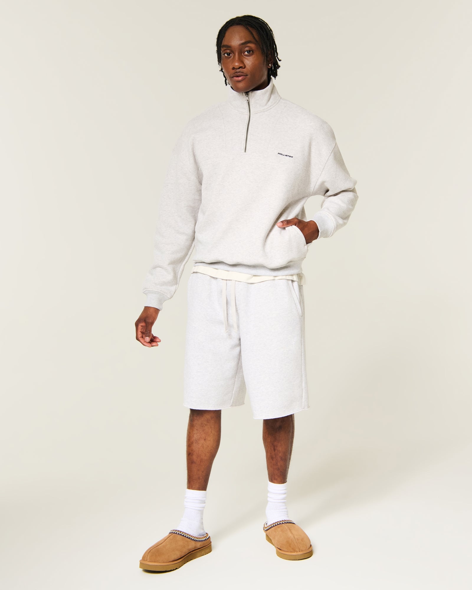 Hollister Boxy Quarter-Zip Logo Sweatshirt