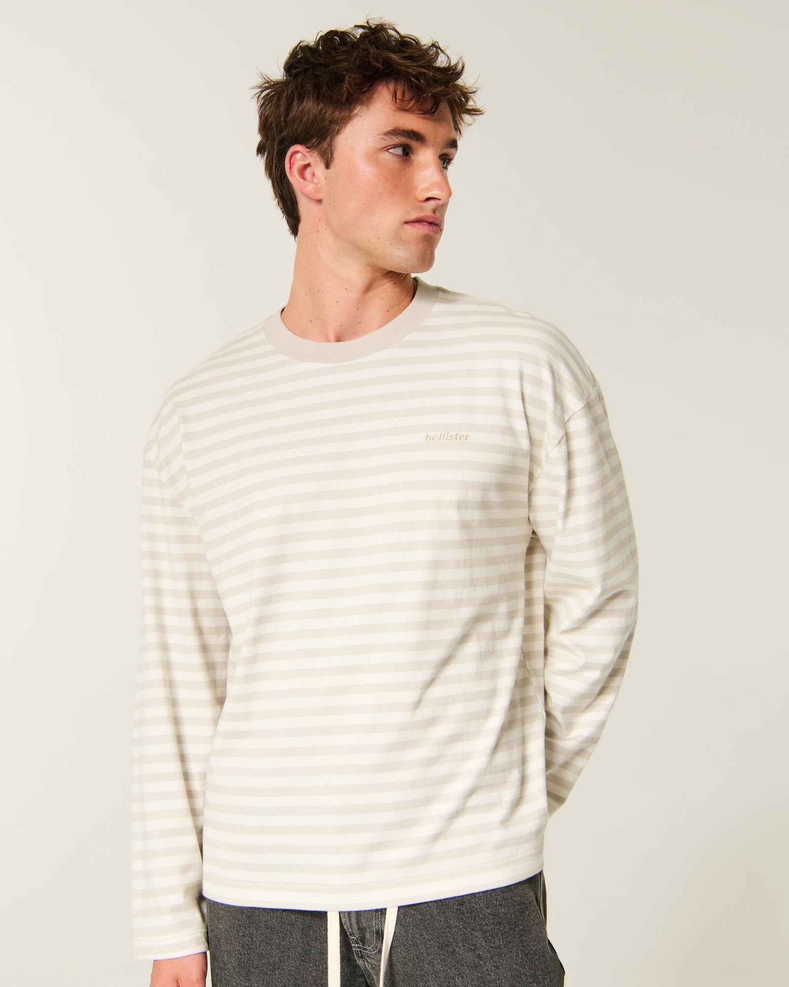 Hollister Boxy Heavyweight Long-Sleeve Crew T-Shirt