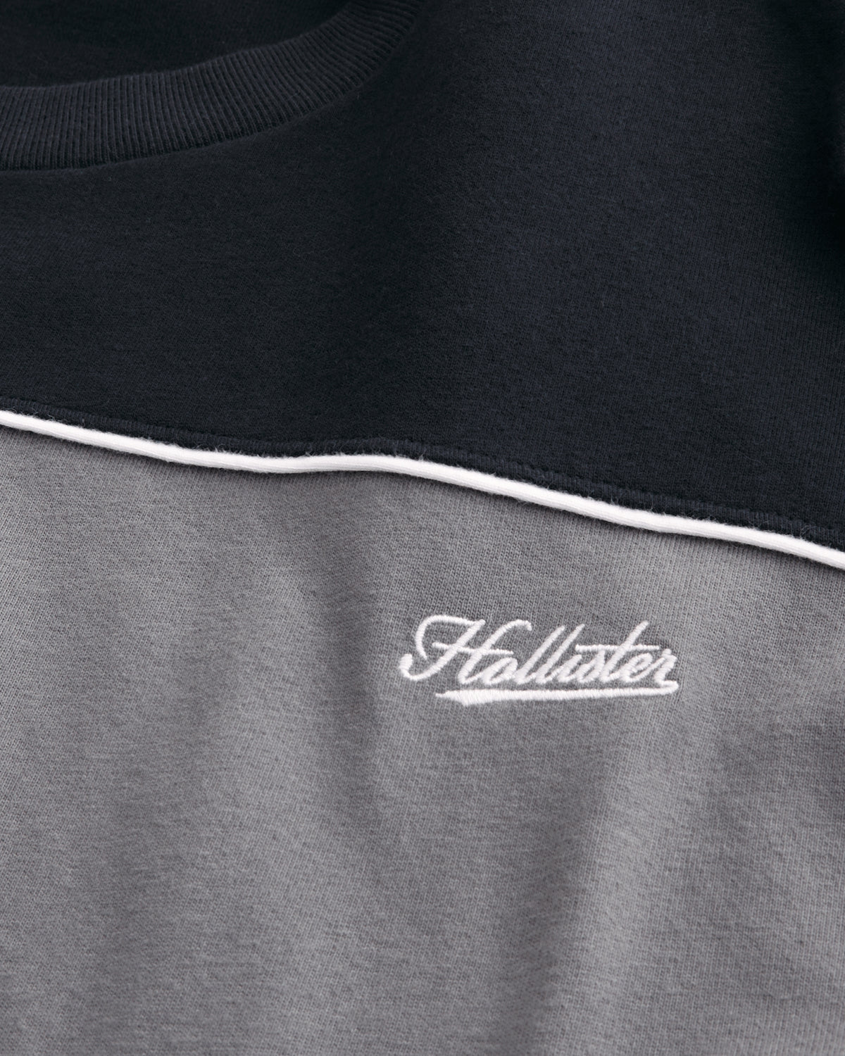 Hollister Boxy Heavyweight Piping Logo Crew T-Shirt