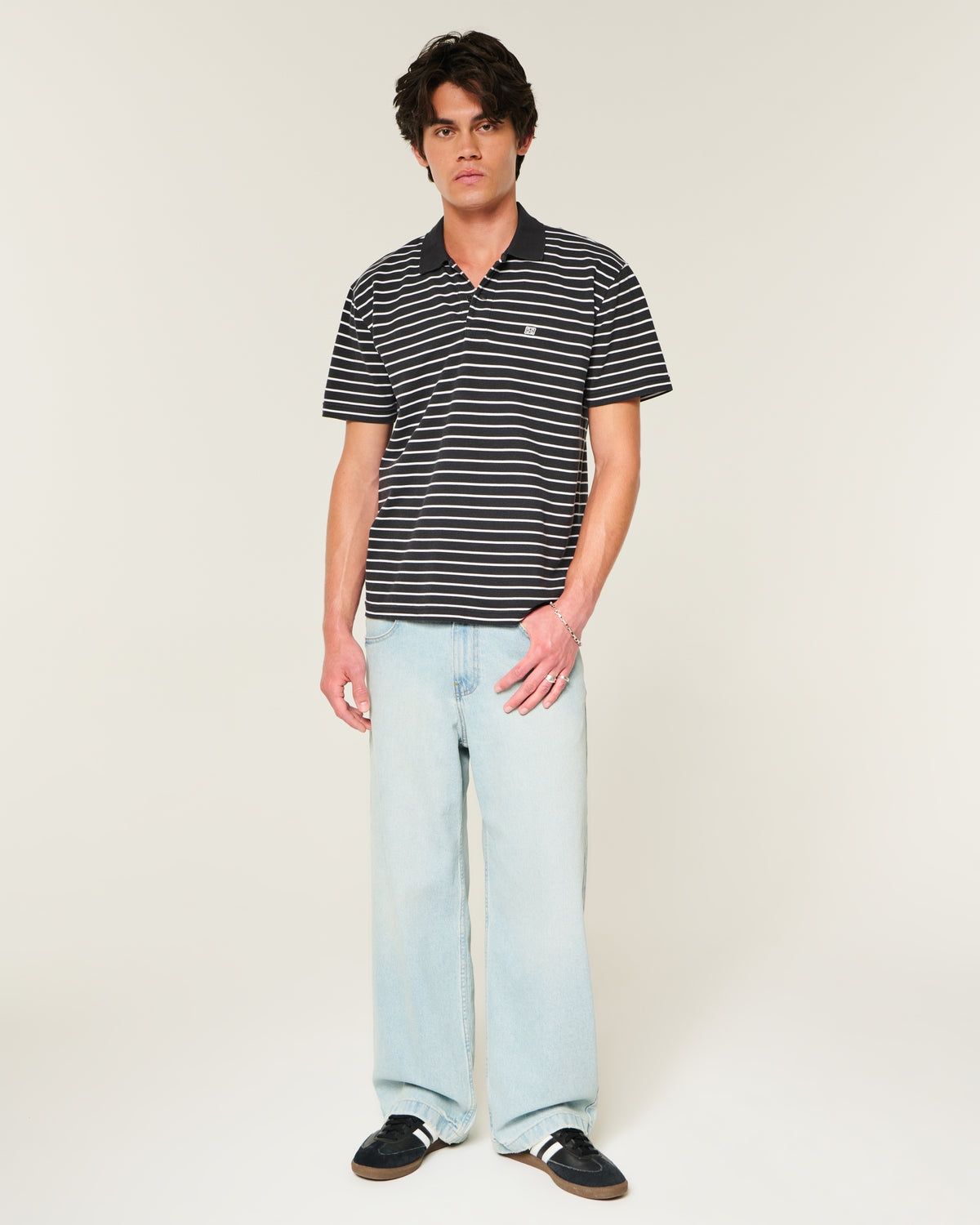#color_black-stripe