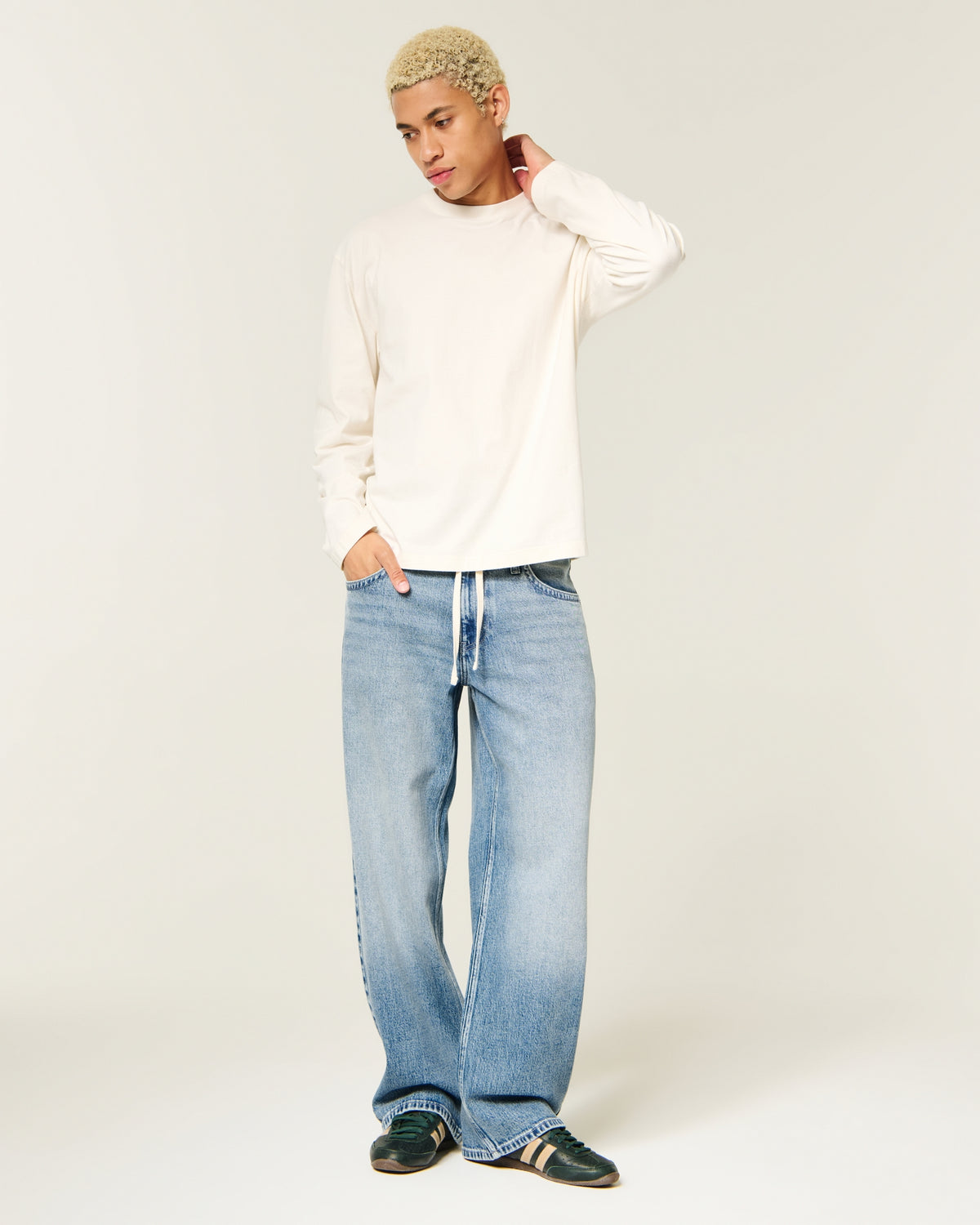 Hollister Low-Rise Baggy Jeans