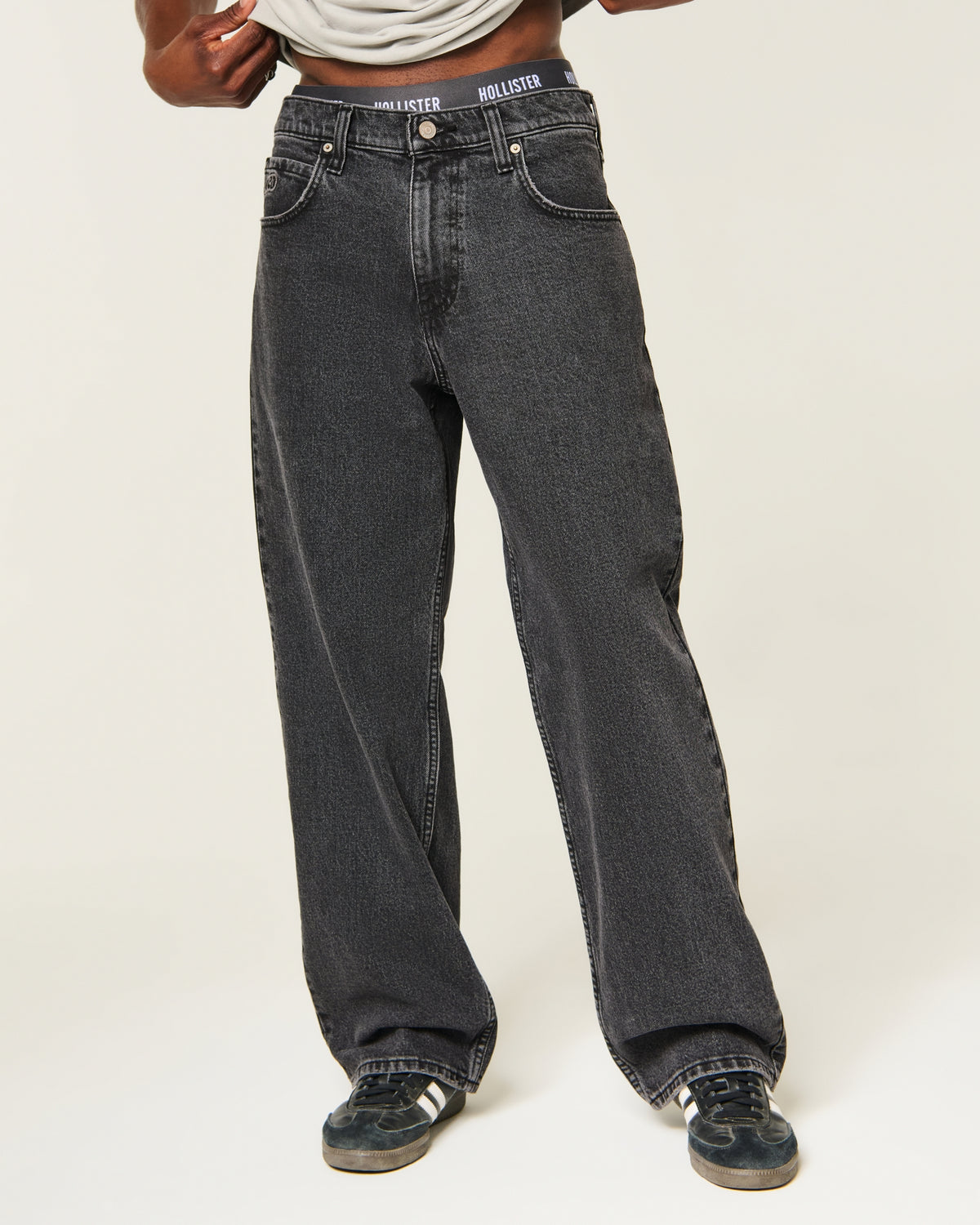 Hollister Low-Rise Baggy Jeans