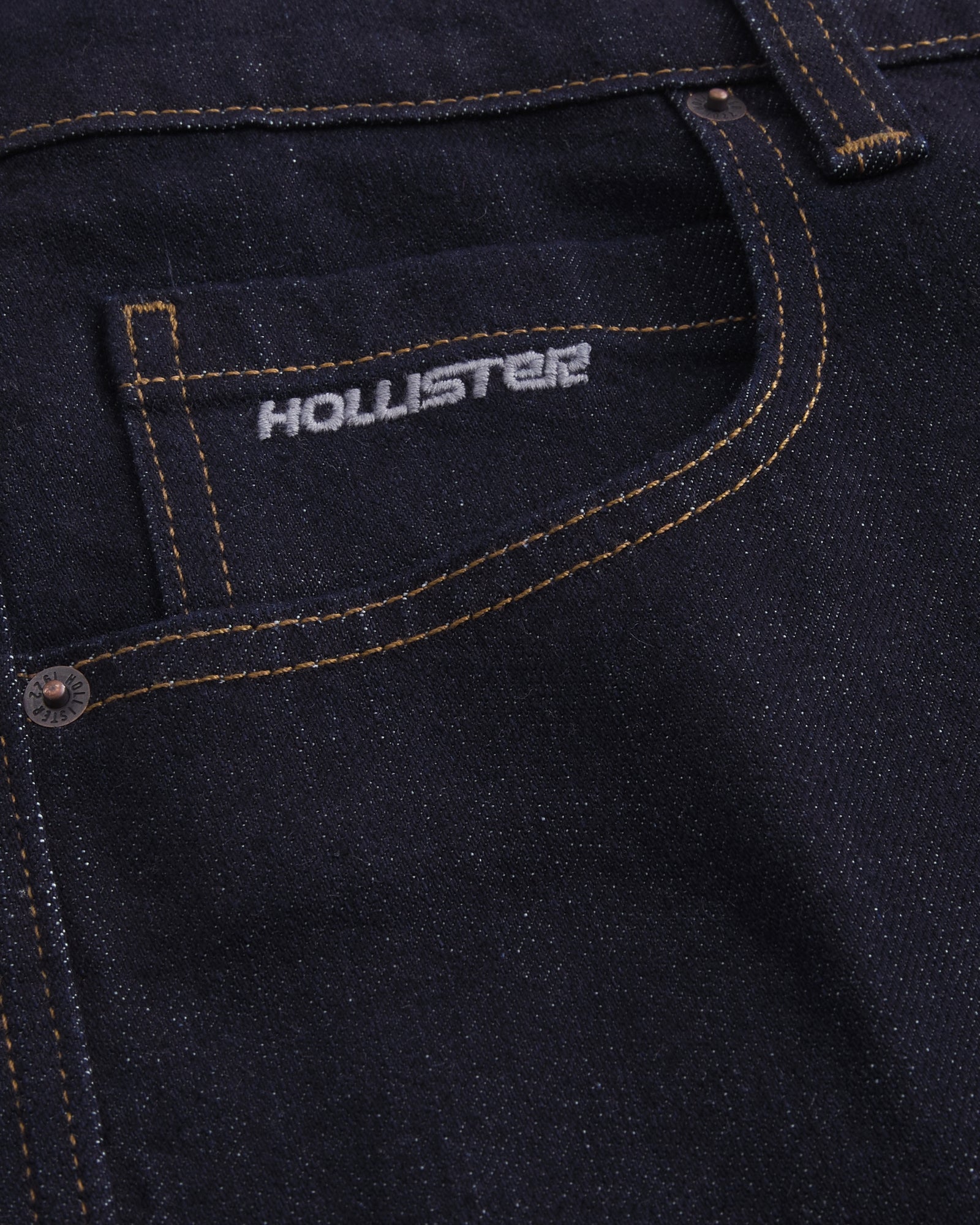Hollister Low-Rise Baggy Jeans