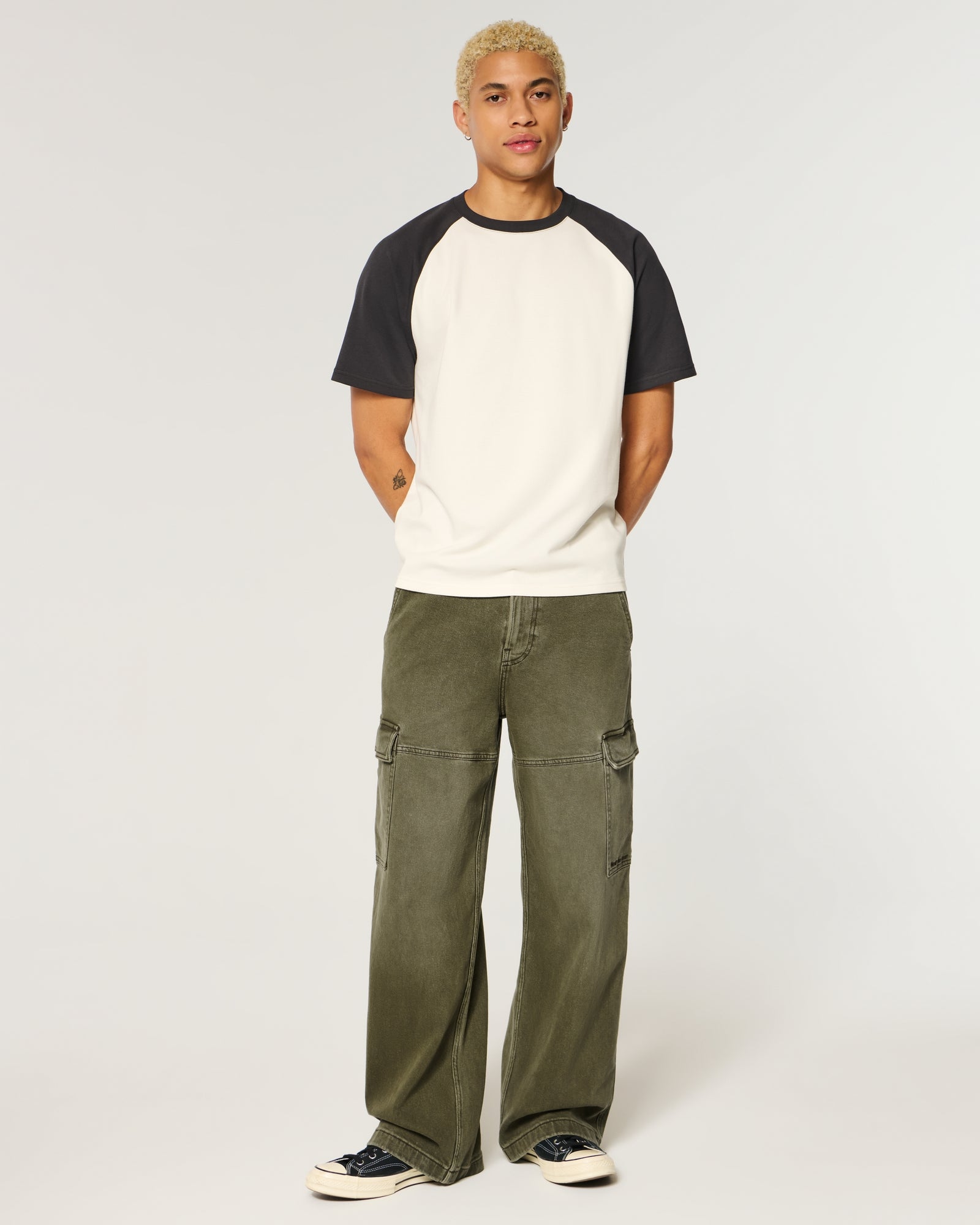 Hollister Super Baggy Cargo Jeans