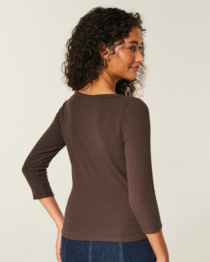Hollister Textural Three-Quarter Sleeve V-Neck Top