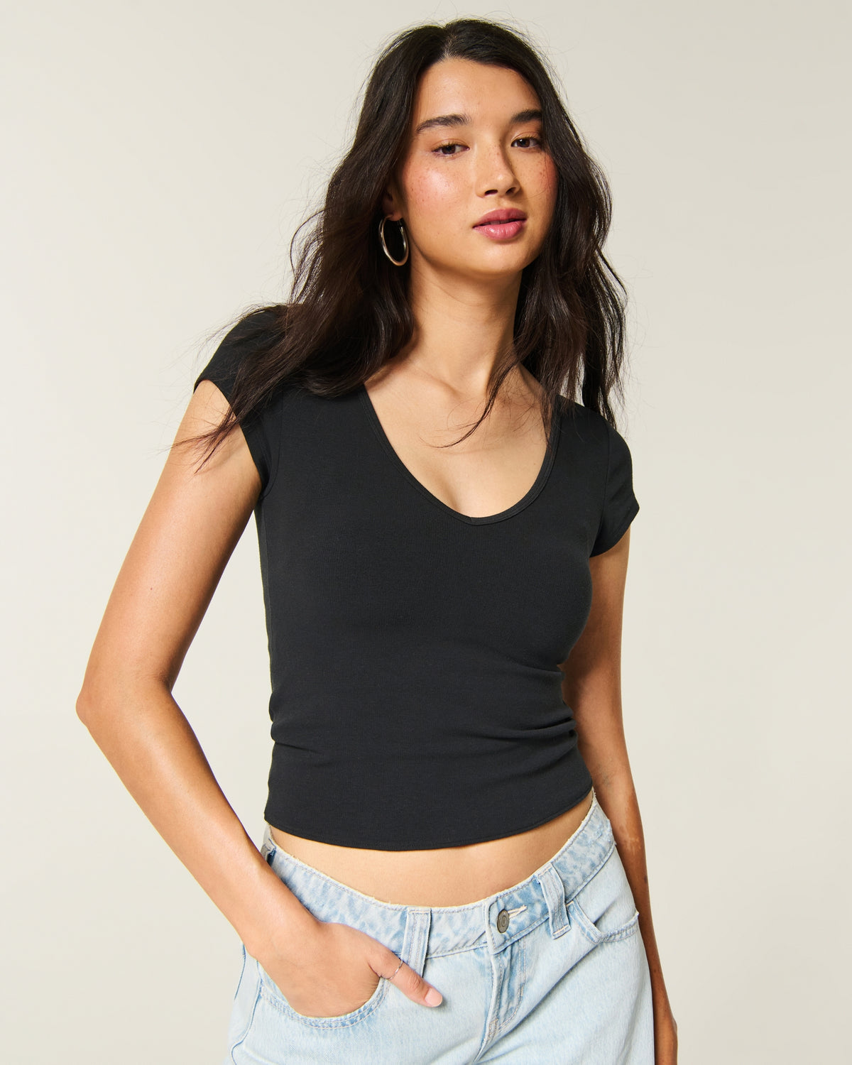 Hollister Must-Have Basic Reversible V-Neck / Slash-Neck T-Shirt