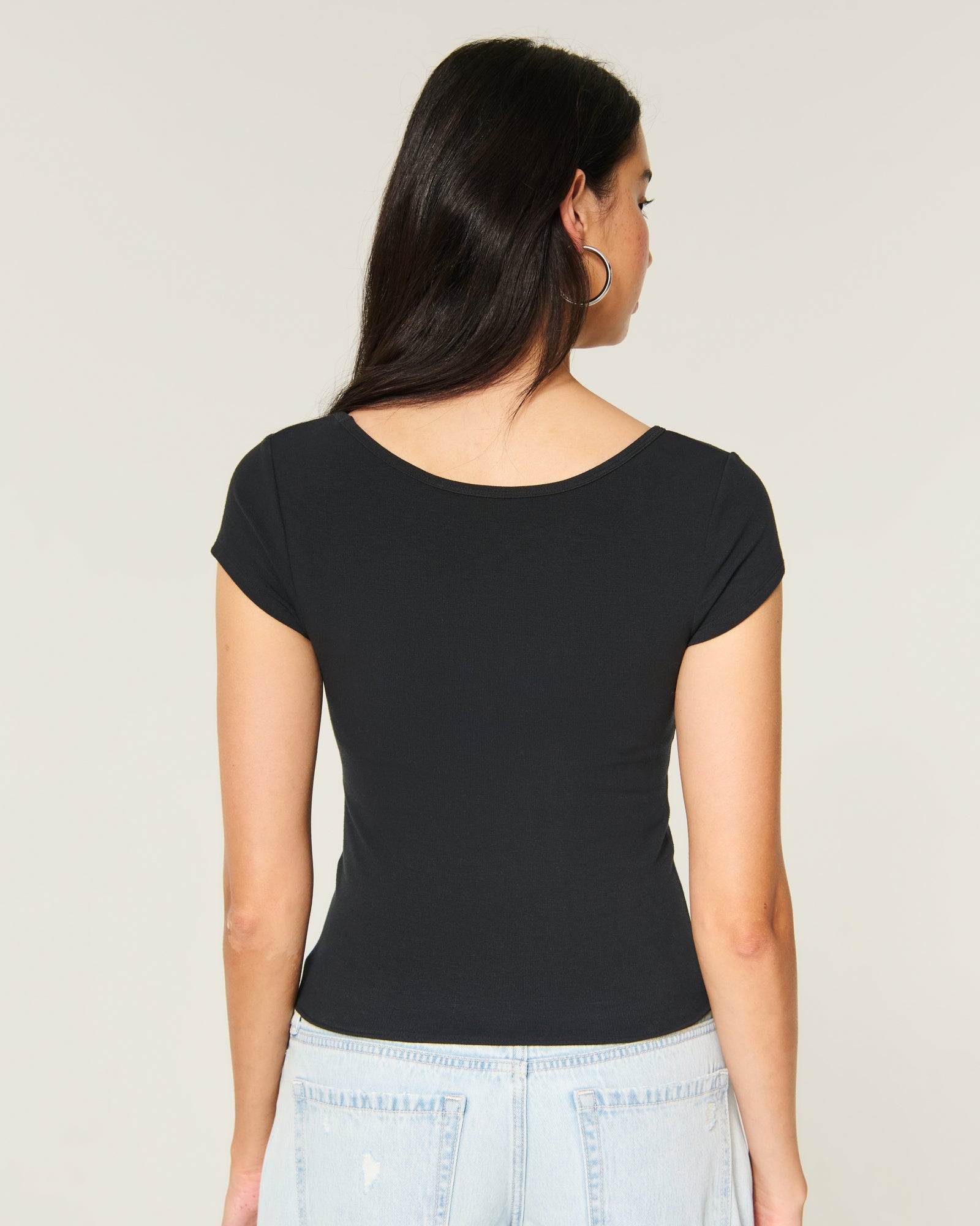 Hollister Must-Have Basic Reversible V-Neck / Slash-Neck T-Shirt
