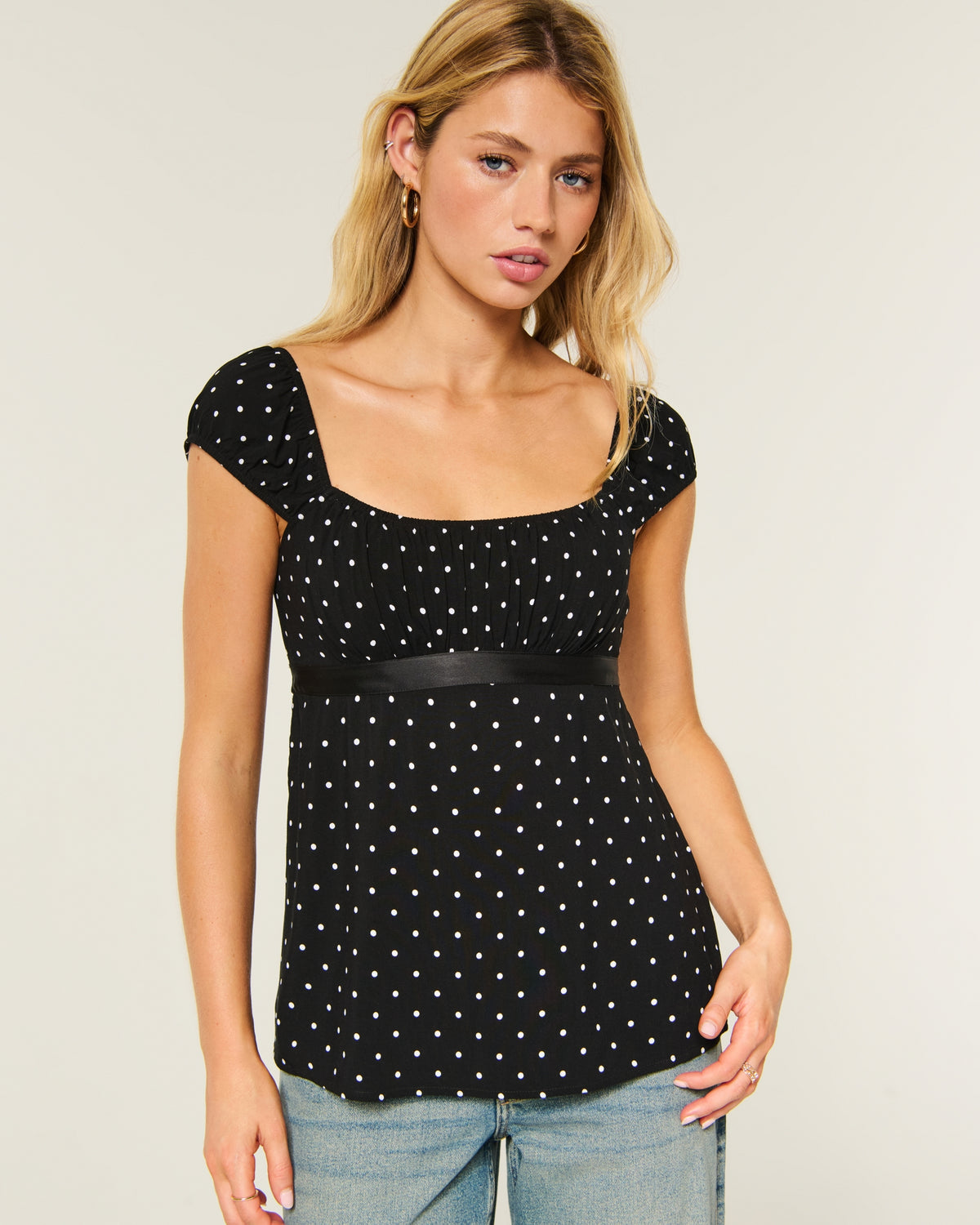 #color_black-dot