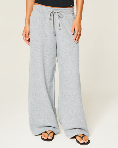 Hollister Hollister Feel Good Low-Rise Baggy Sweatpants