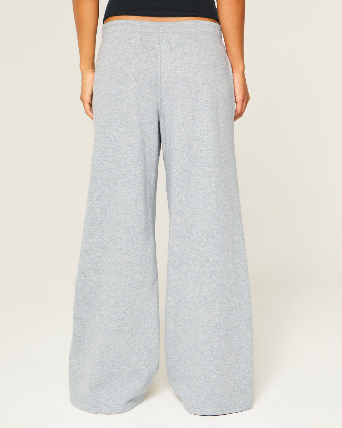 Hollister Hollister Feel Good Low-Rise Baggy Sweatpants