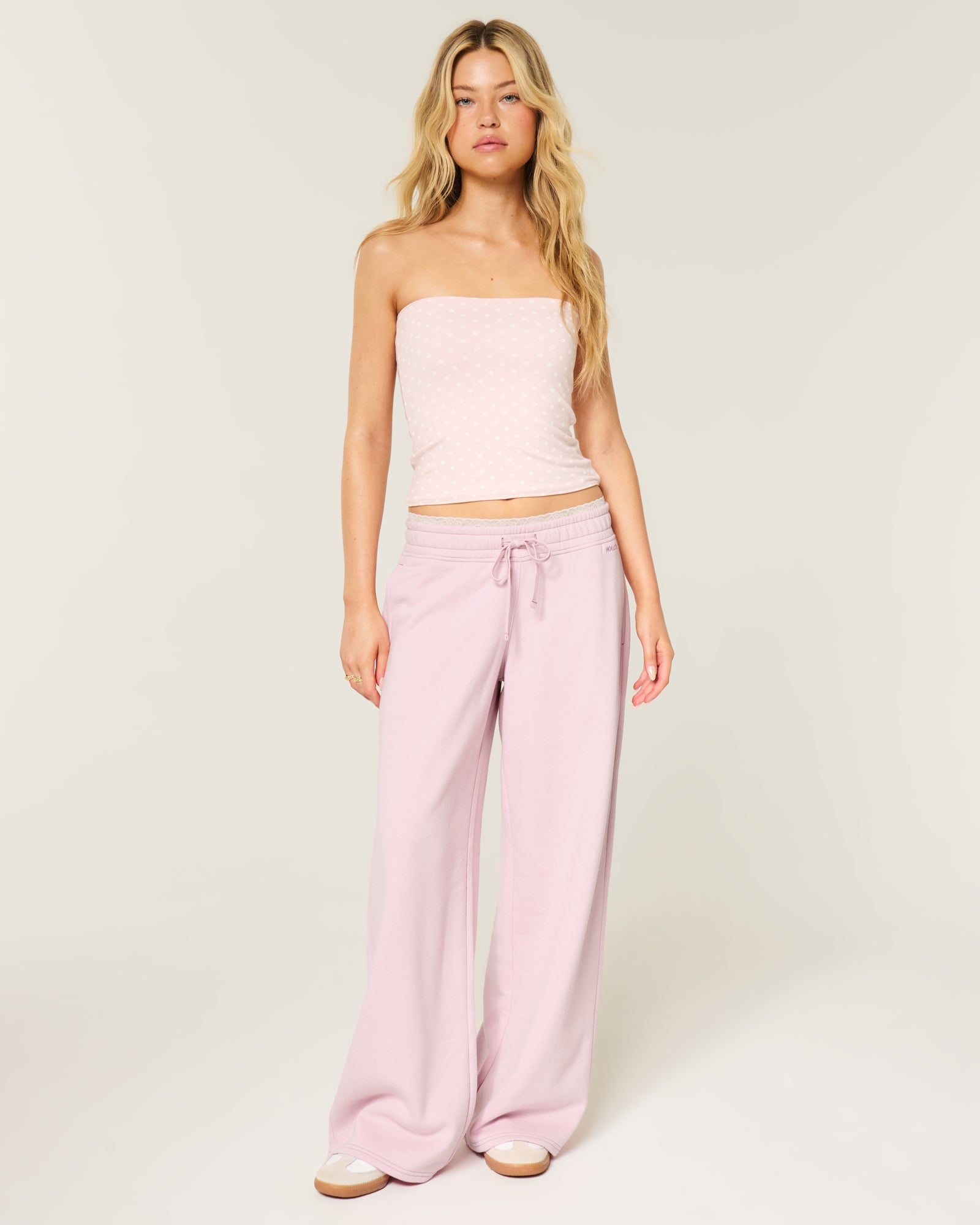 Hollister Hollister Feel Good Low-Rise Baggy Sweatpants