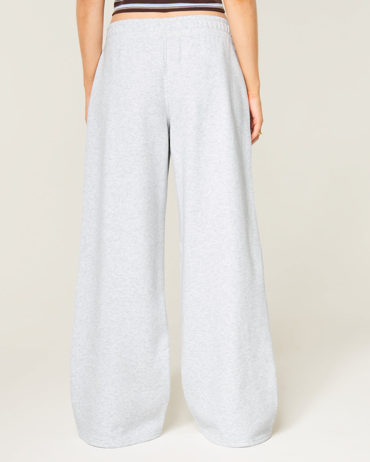 Hollister Hollister Feel Good Low-Rise Baggy Sweatpants