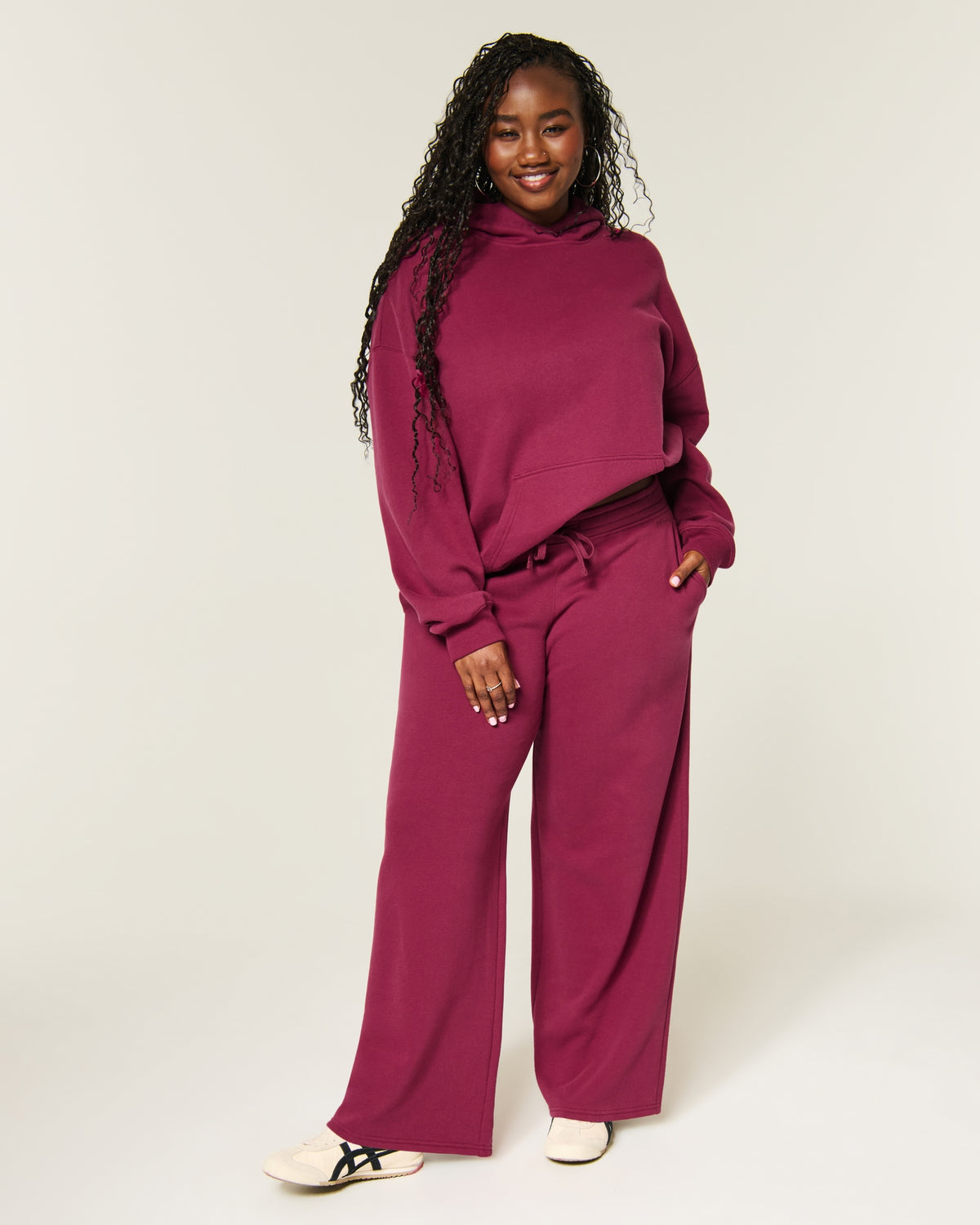 Hollister Hollister Feel Good Low-Rise Baggy Sweatpants