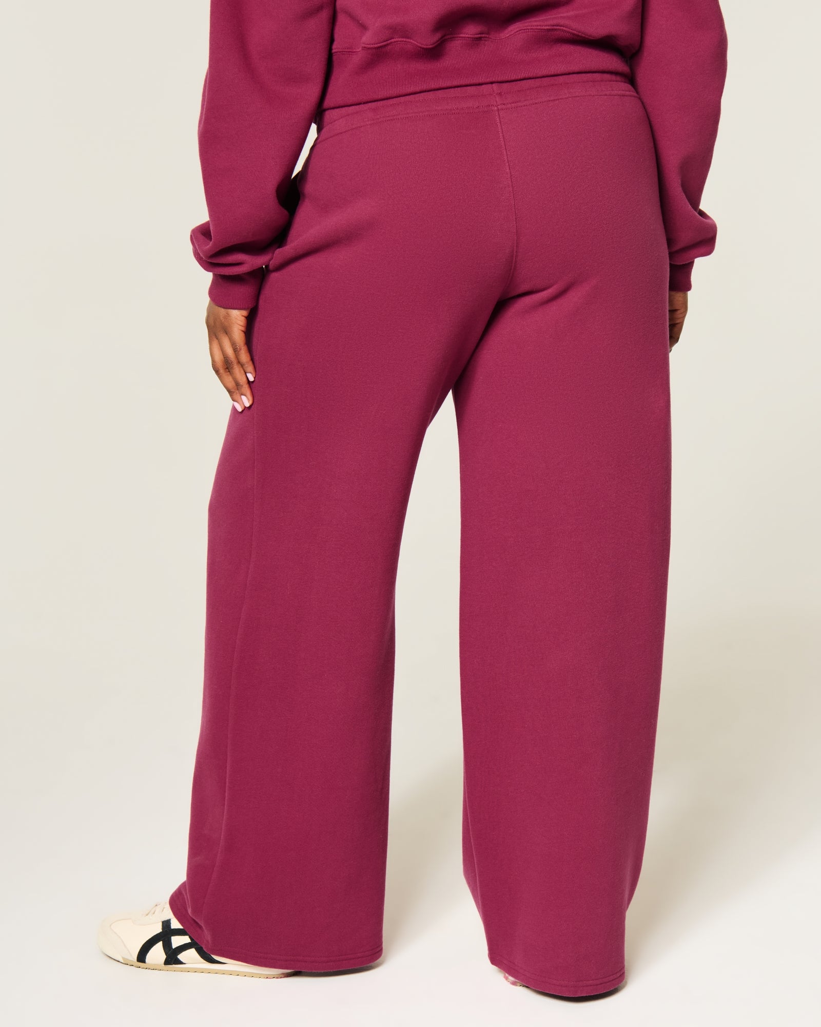 Hollister Hollister Feel Good Low-Rise Baggy Sweatpants