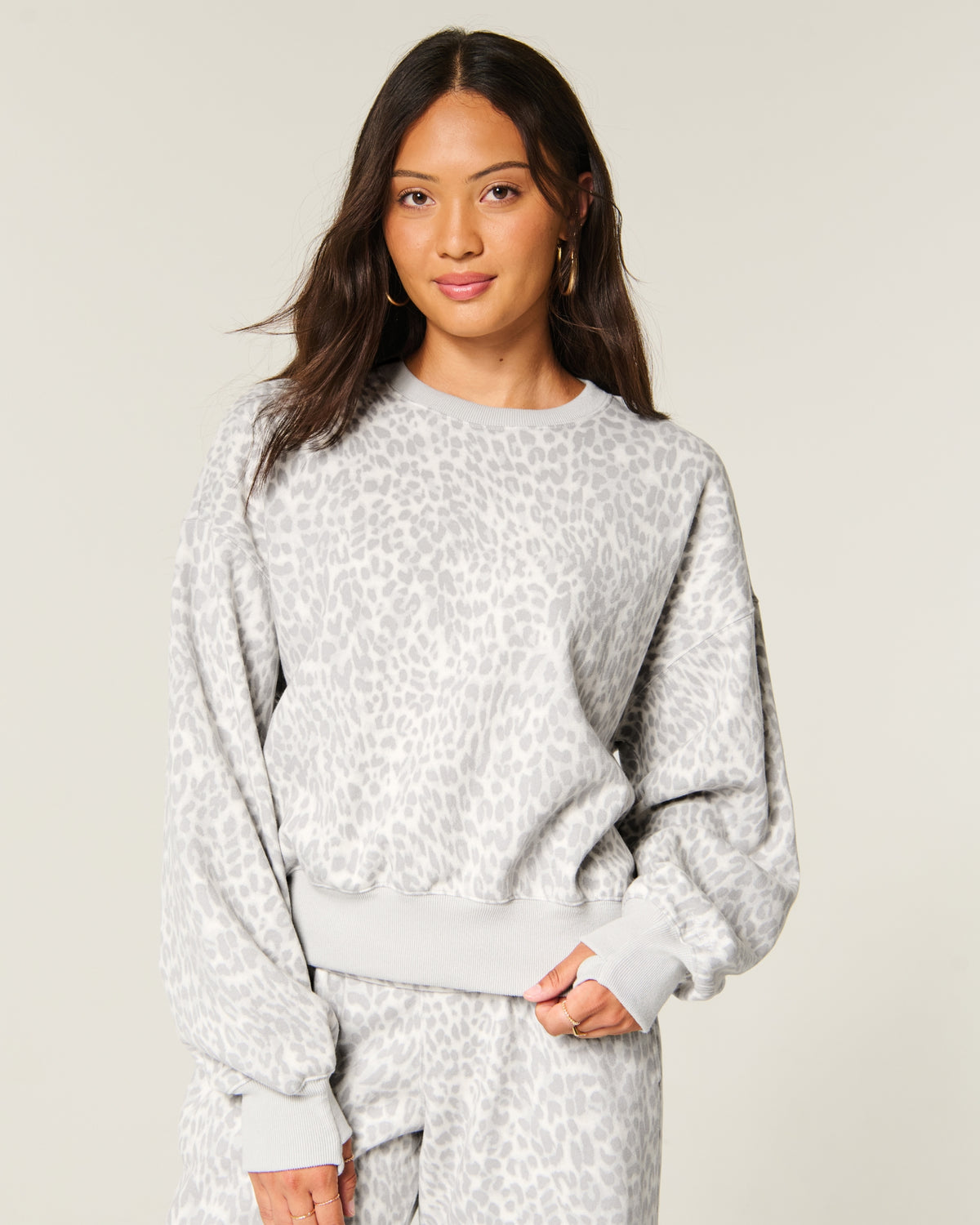 Hollister Hollister Feel Good Light Leopard Print Crew Sweatshirt