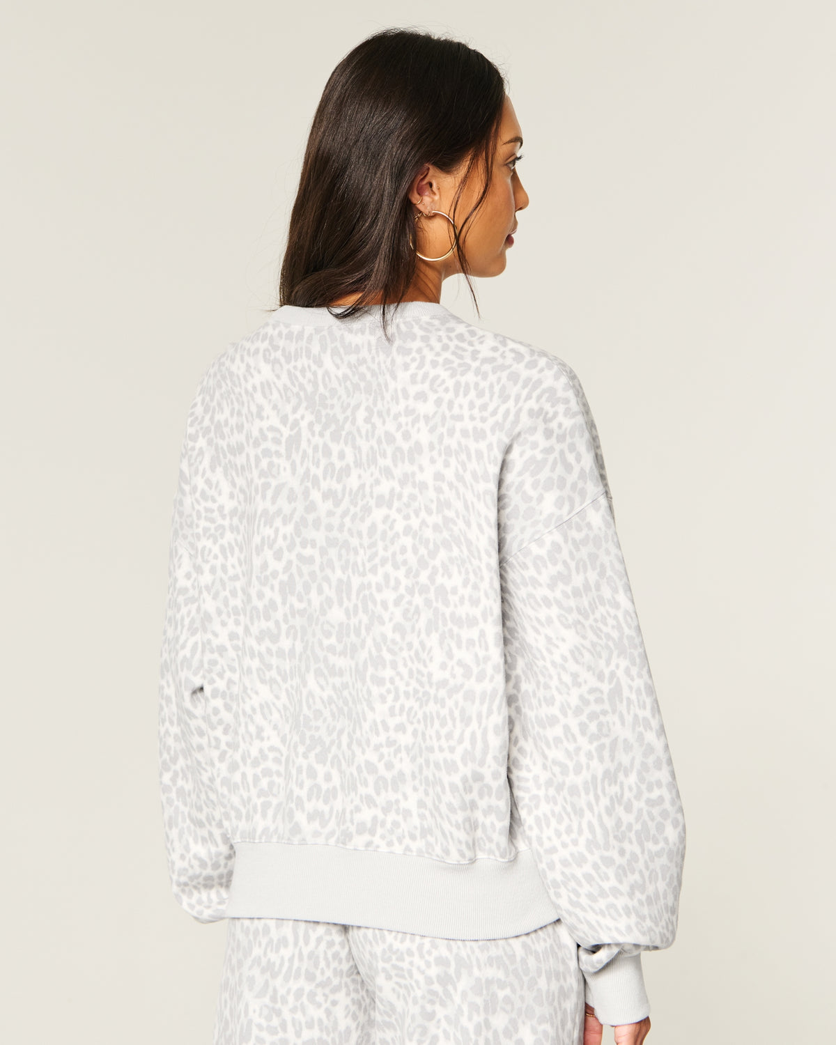 Hollister Hollister Feel Good Light Leopard Print Crew Sweatshirt